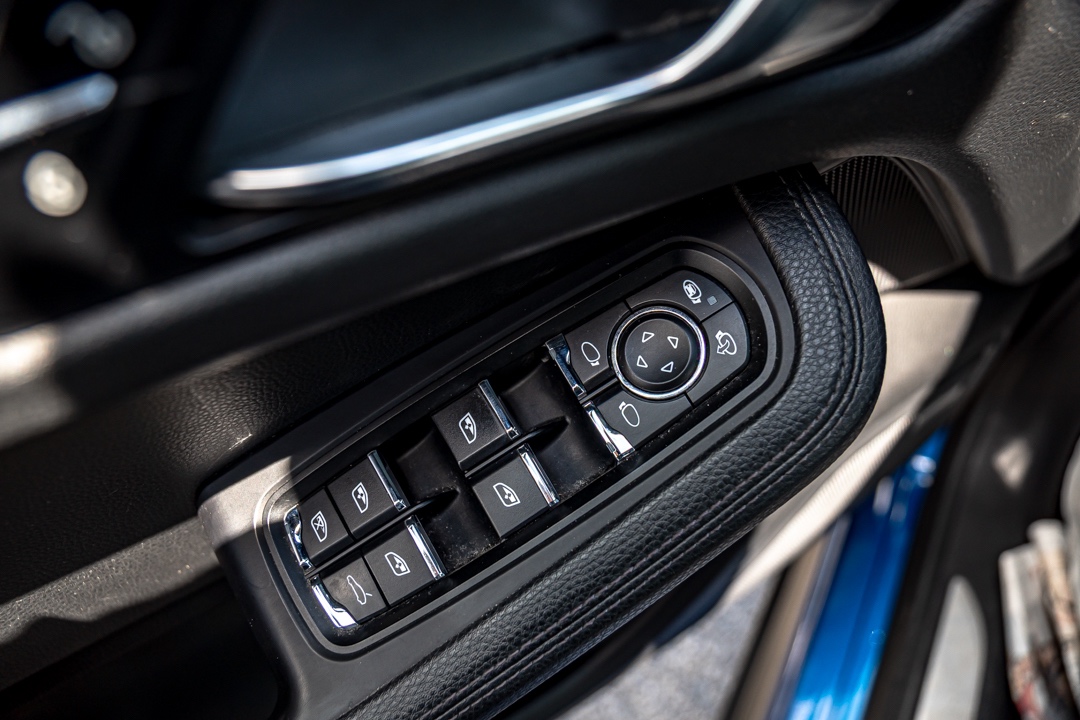 /ontarioqualitymotorsetobicoke/2018-Porsche-Macan-8028924086508826.jpg