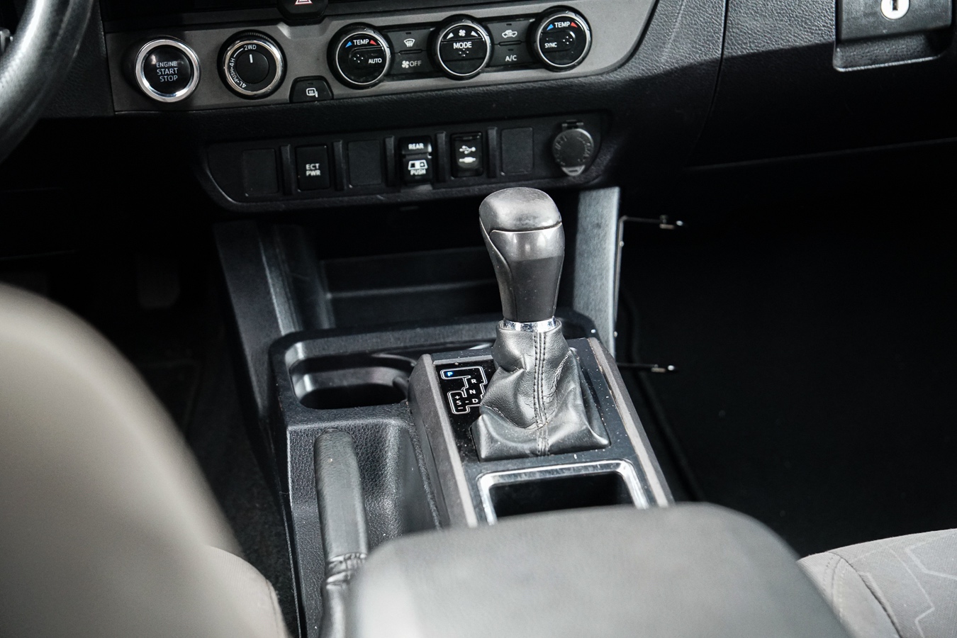 /ontarioqualitymotorsetobicoke/2018-Toyota-Tacoma-425738360094994.jpg