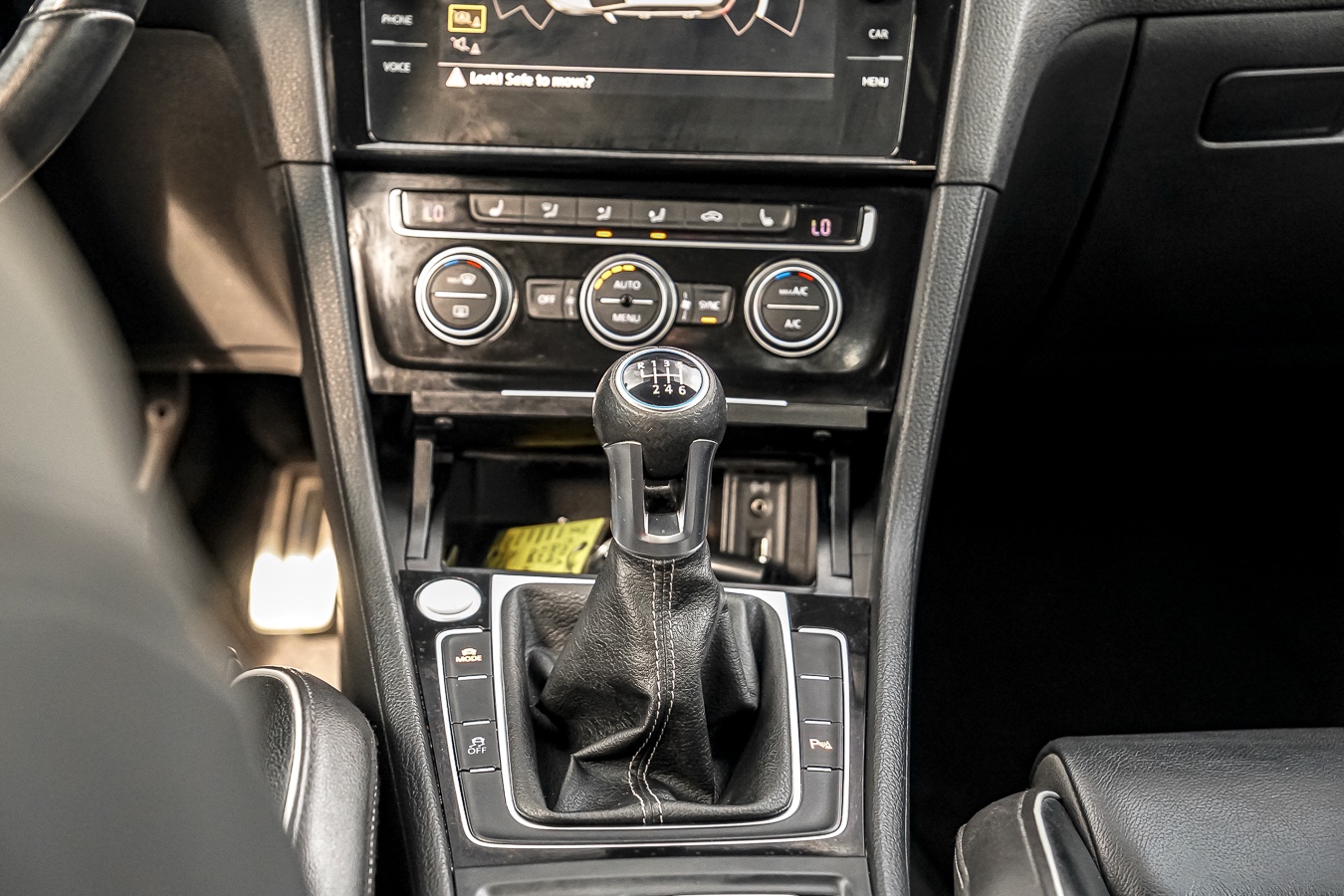 /ontarioqualitymotorsetobicoke/2018-Volkswagen-GolfR-39266816241264535.jpg
