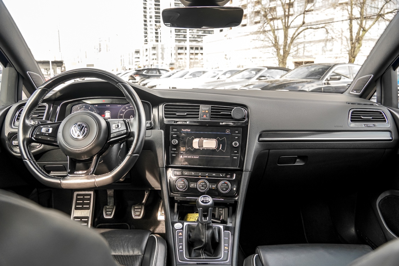 /ontarioqualitymotorsetobicoke/2018-Volkswagen-GolfR-6152069568331657.jpg