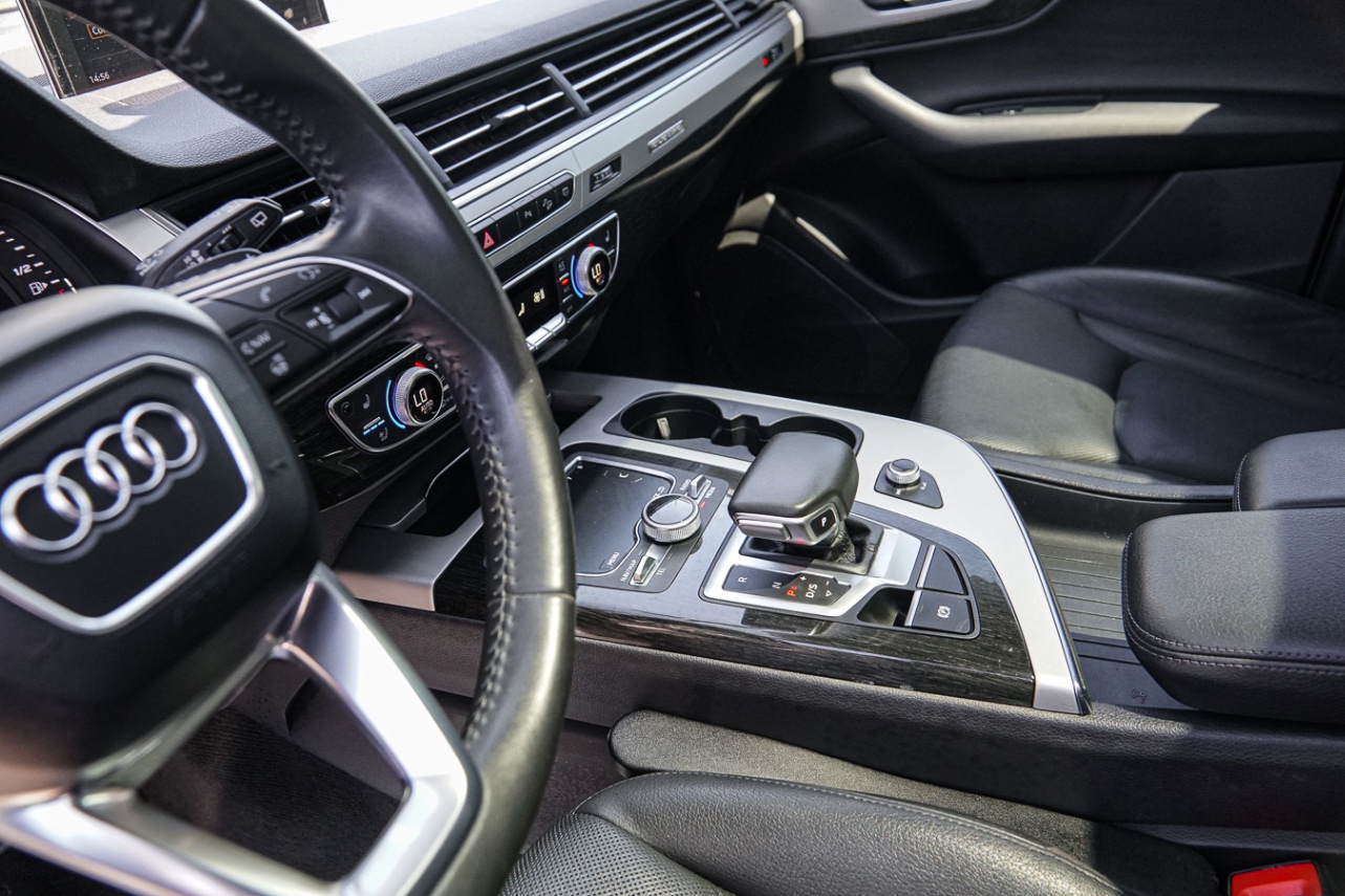 /ontarioqualitymotorsetobicoke/2019-Audi-Q7-48315072446677054.jpg