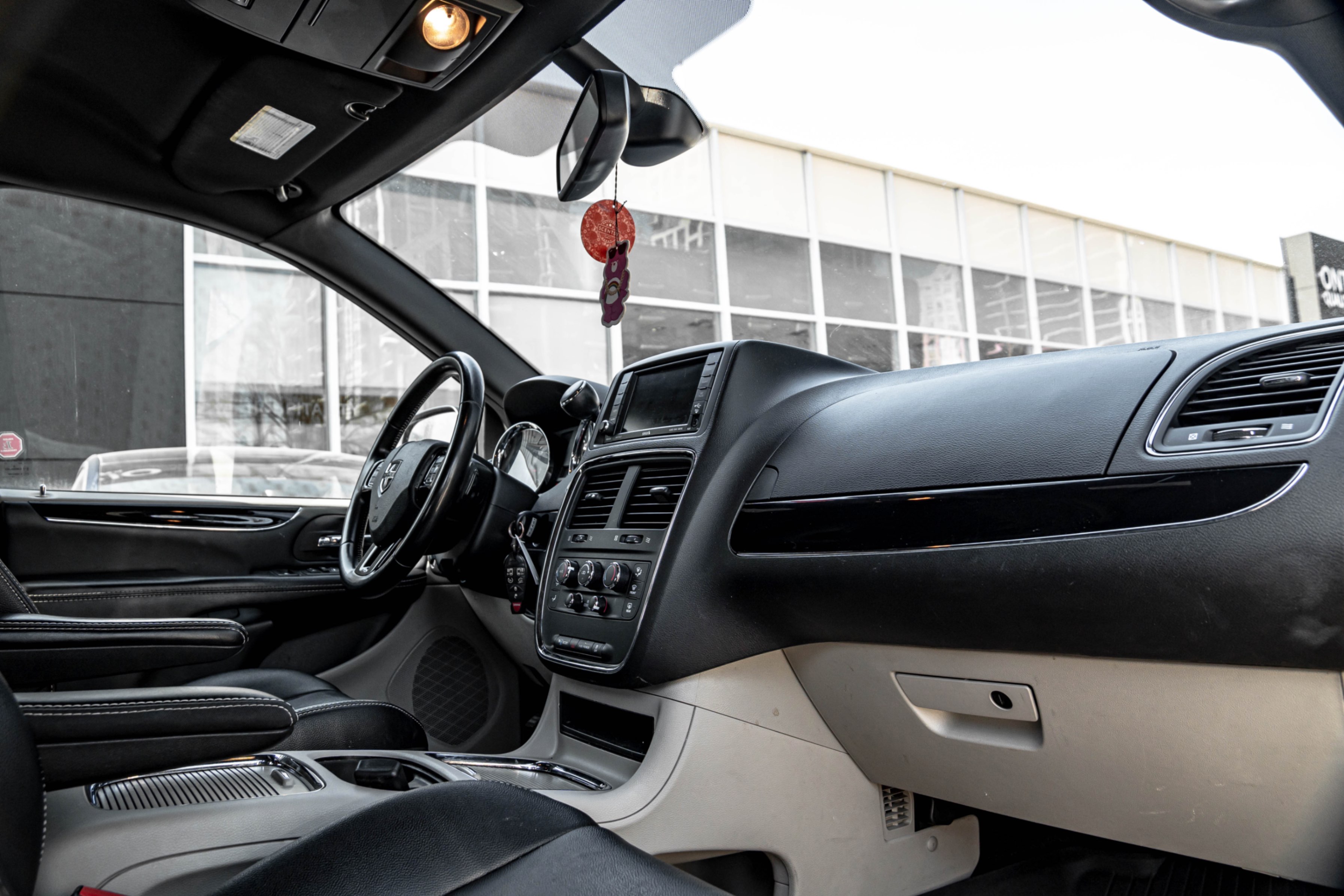 /ontarioqualitymotorsetobicoke/2019-Dodge-GrandCaravan-18547702434410196.jpg