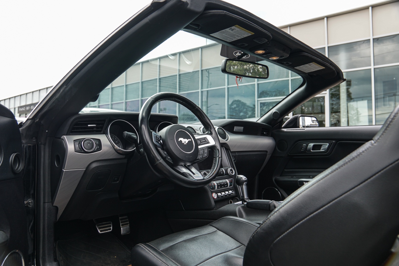 /ontarioqualitymotorsetobicoke/2019-Ford-Mustang-09123957728286336.jpg