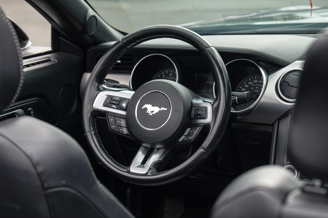 /ontarioqualitymotorsetobicoke/2019-Ford-Mustang-3552007363021503.jpg