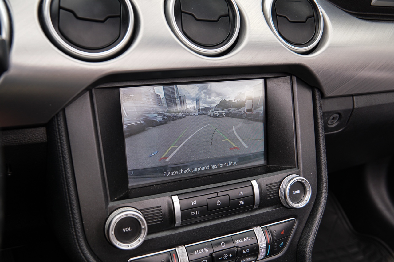 /ontarioqualitymotorsetobicoke/2019-Ford-Mustang-4042240100407759.jpg