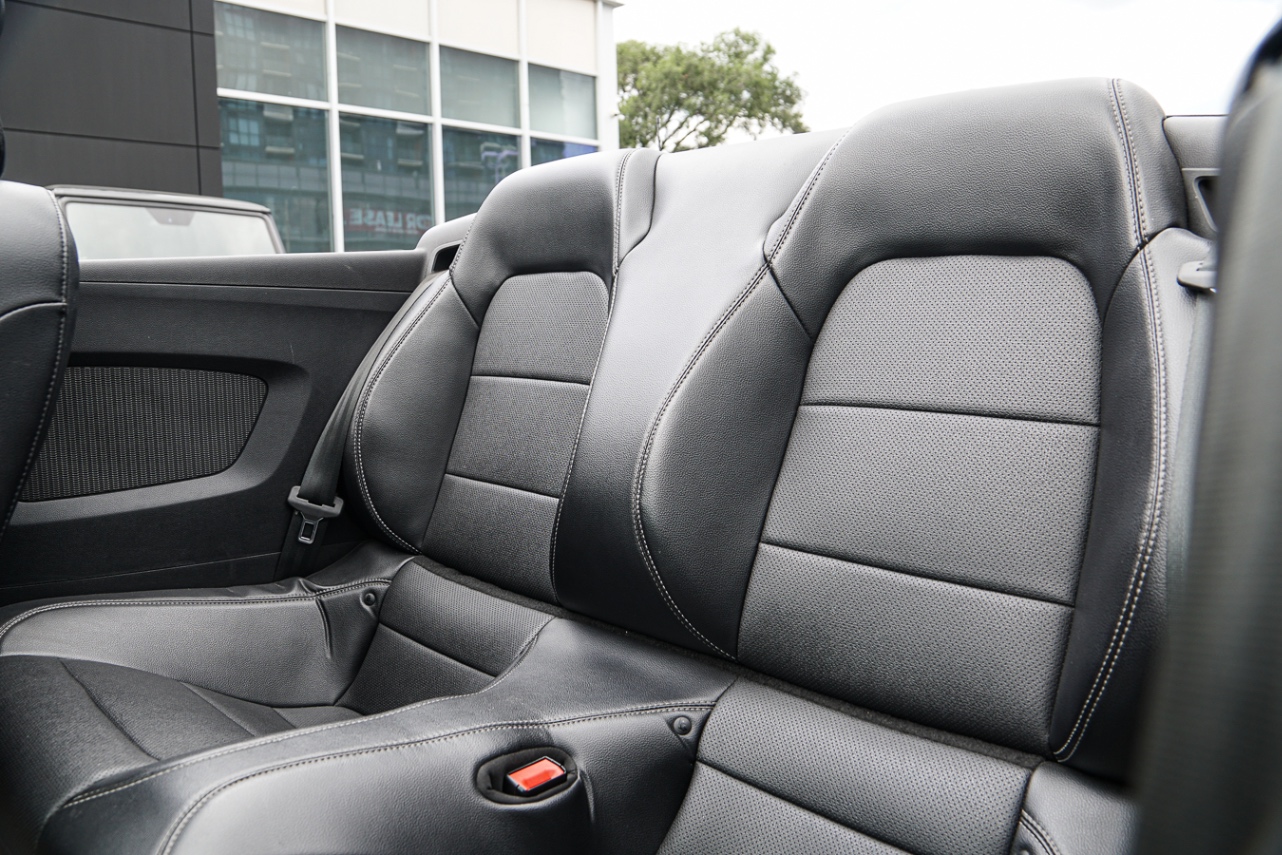 /ontarioqualitymotorsetobicoke/2019-Ford-Mustang-49319843506020855.jpg