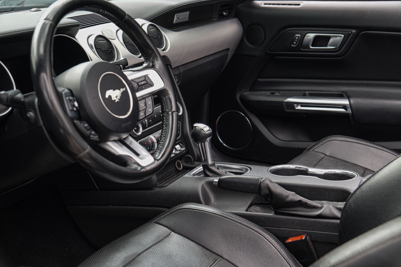 /ontarioqualitymotorsetobicoke/2019-Ford-Mustang-6394172110655083.jpg