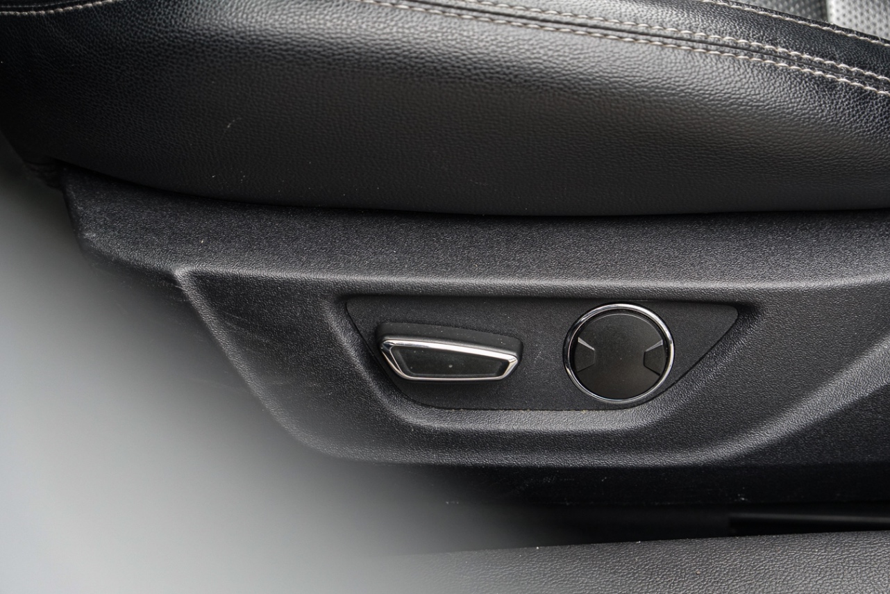 /ontarioqualitymotorsetobicoke/2019-Ford-Mustang-6898765502334059.jpg