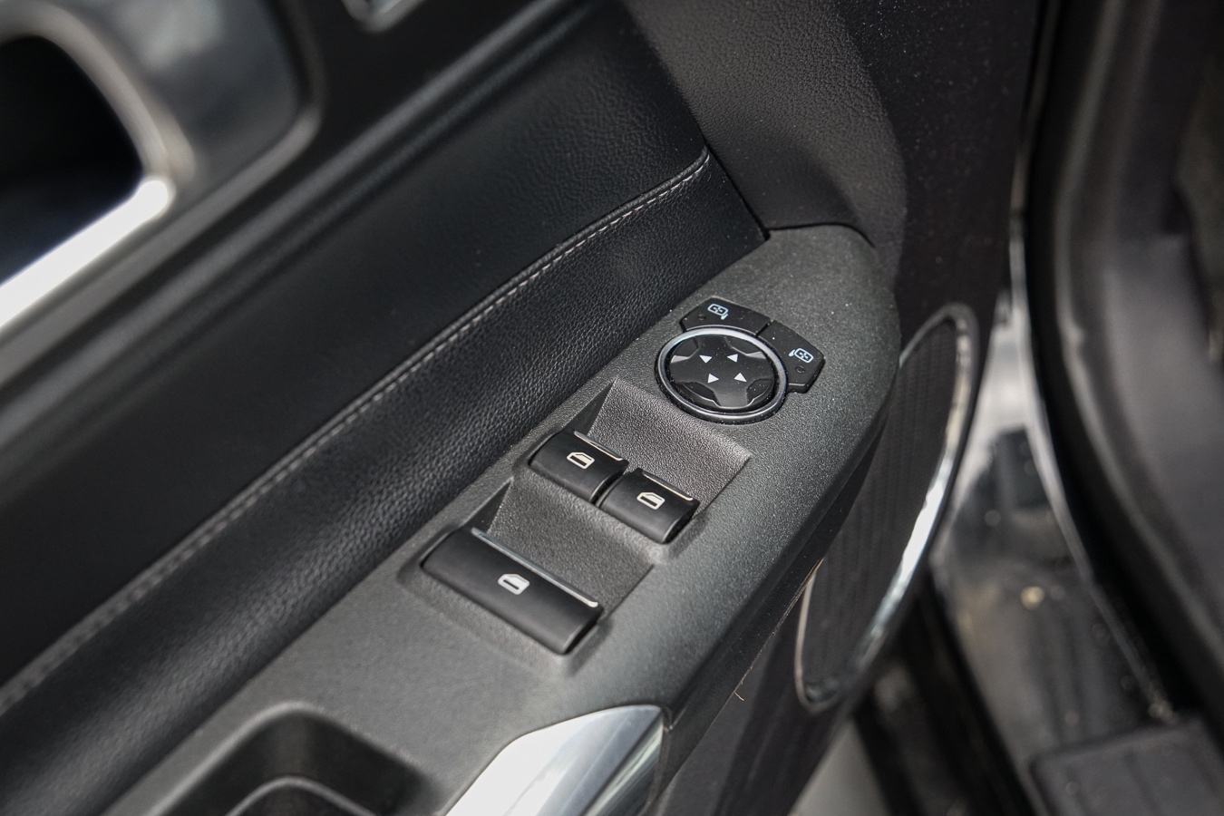 /ontarioqualitymotorsetobicoke/2019-Ford-Mustang-8824544919598973.jpg