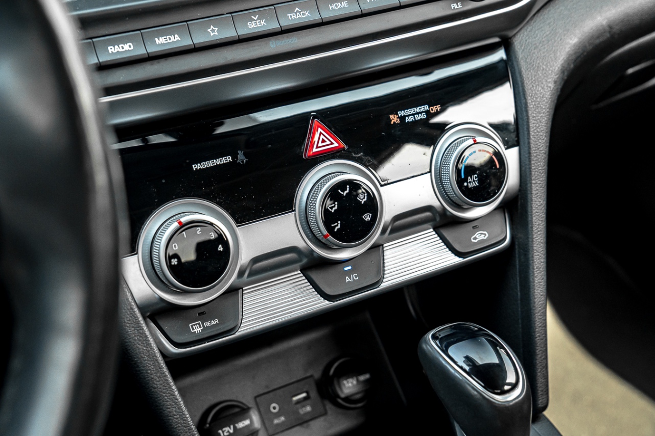 /ontarioqualitymotorsetobicoke/2019-Hyundai-Elantra-21998776001638864.jpg