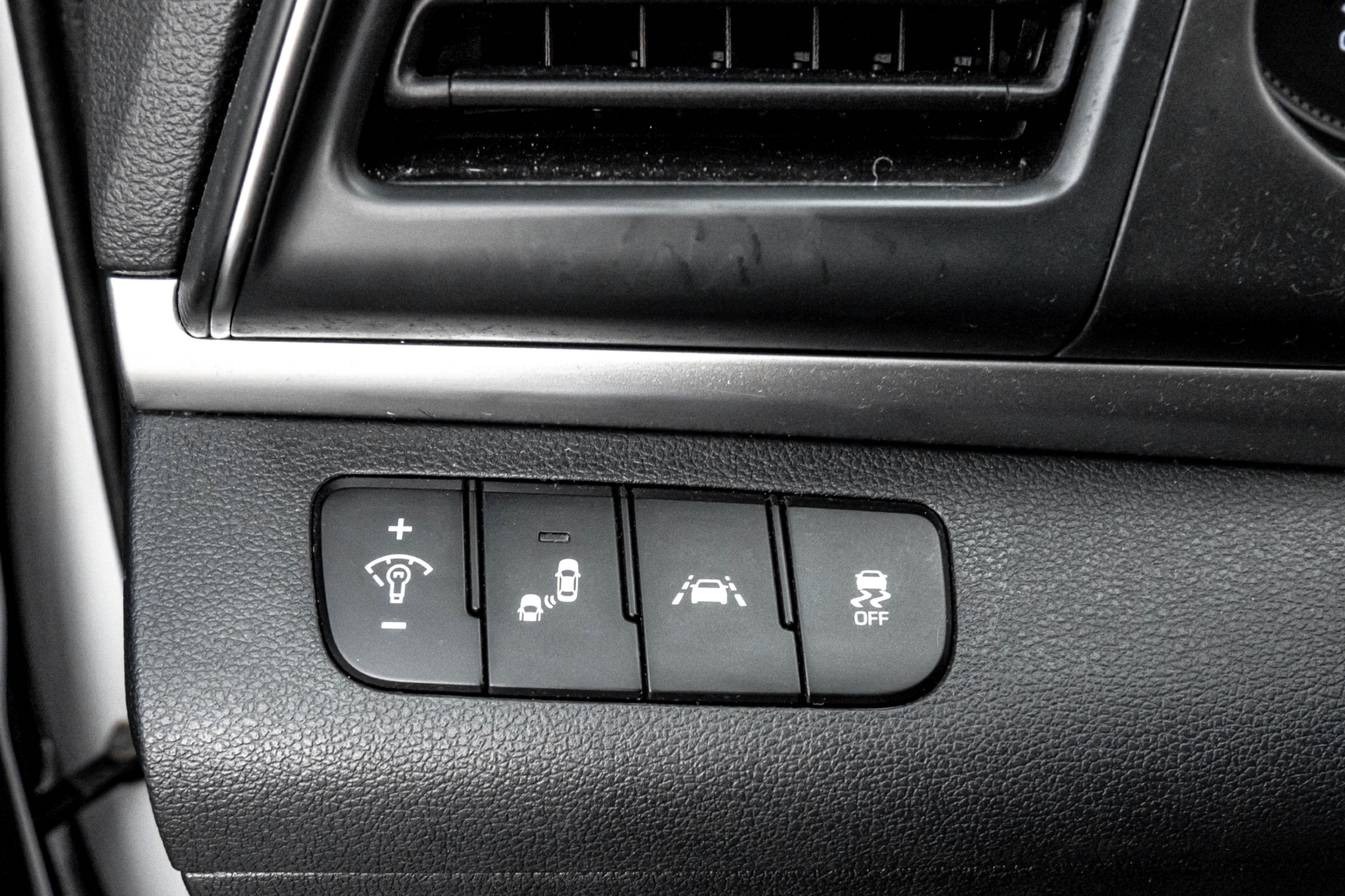 /ontarioqualitymotorsetobicoke/2019-Hyundai-Elantra-4350036085071407.jpg