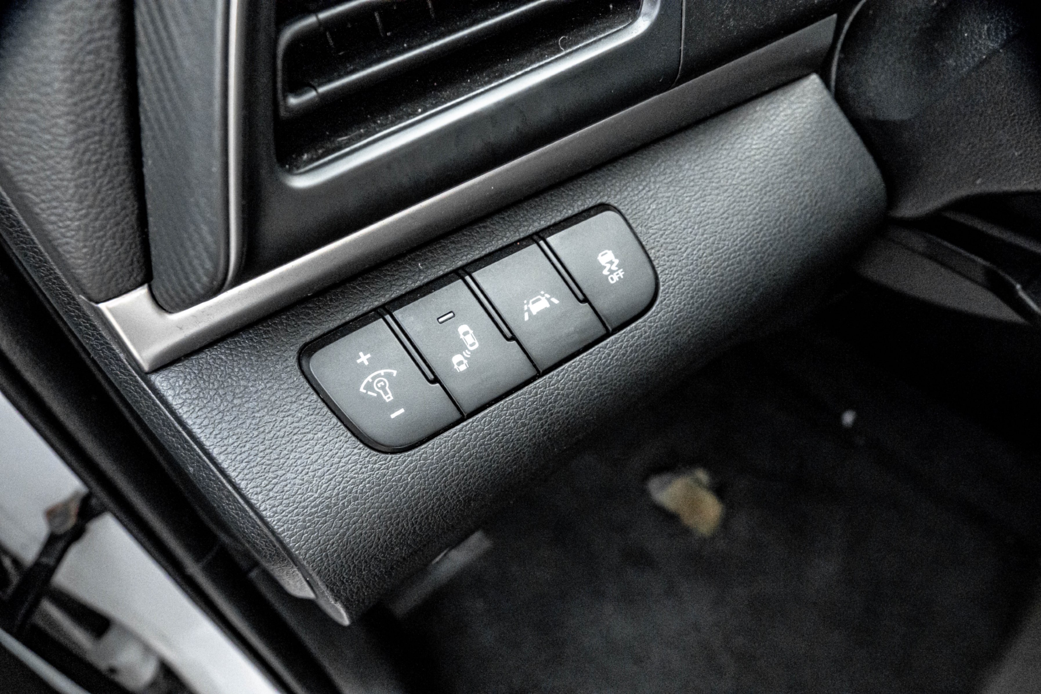 /ontarioqualitymotorsetobicoke/2019-Hyundai-Elantra-4799581910452717.jpg