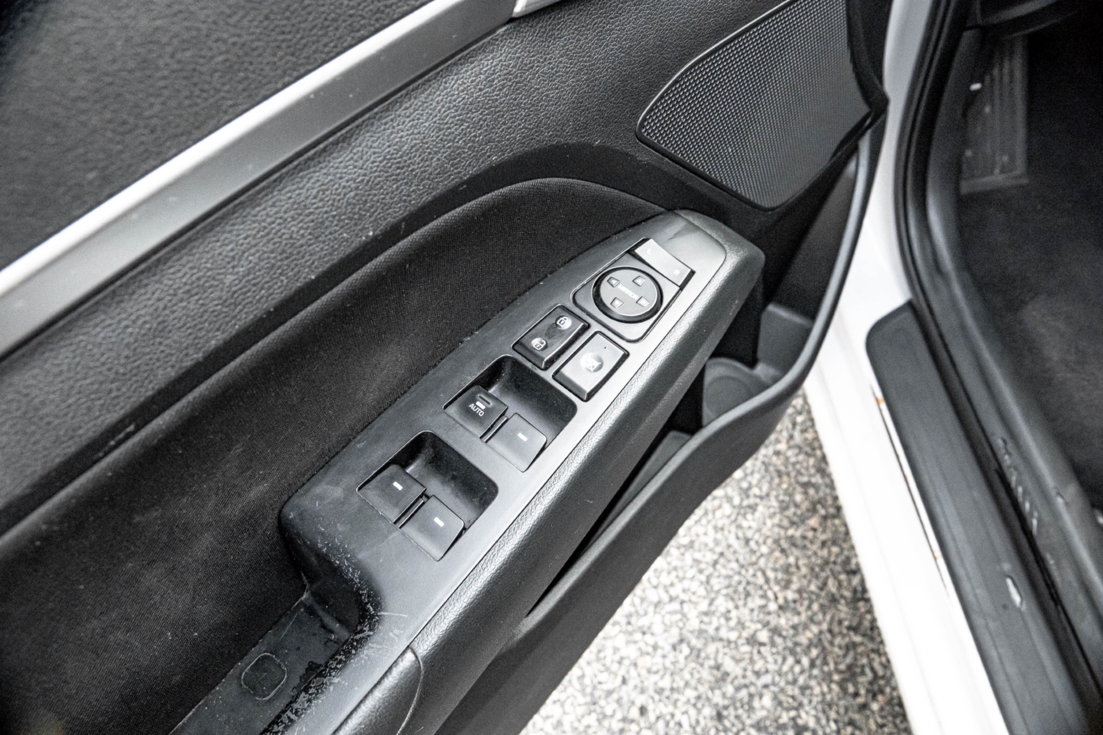 /ontarioqualitymotorsetobicoke/2019-Hyundai-Elantra-665307650460242.jpg