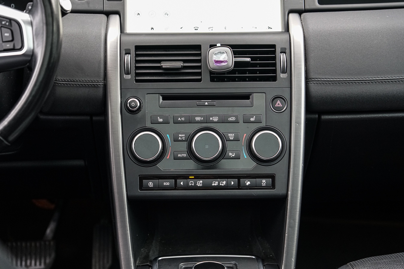 /ontarioqualitymotorsetobicoke/2019-LandRover-DiscoverySport-1565593134722174.jpg