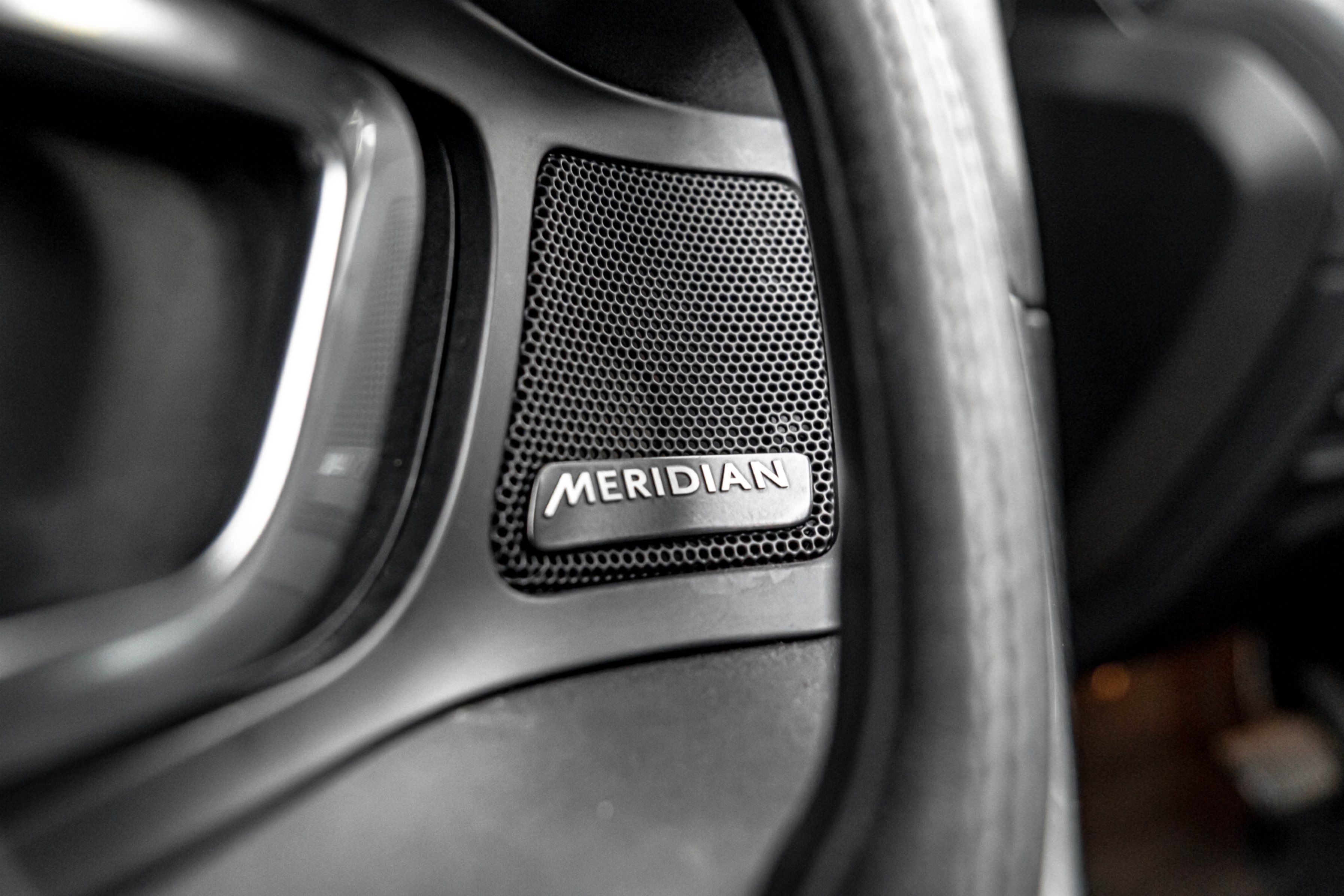/ontarioqualitymotorsetobicoke/2019-LandRover-DiscoverySport-16896081752697278.jpg