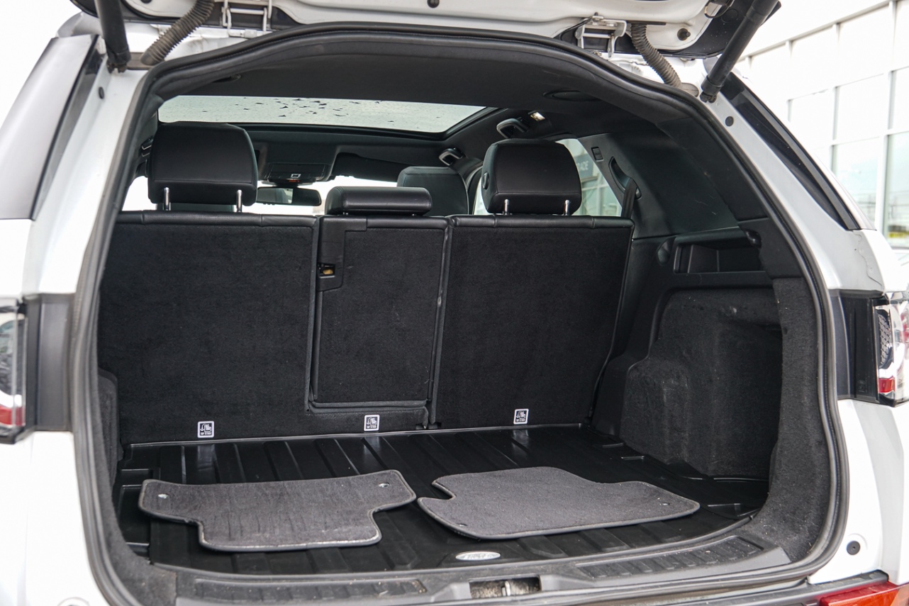 /ontarioqualitymotorsetobicoke/2019-LandRover-DiscoverySport-3601045140100716.jpg