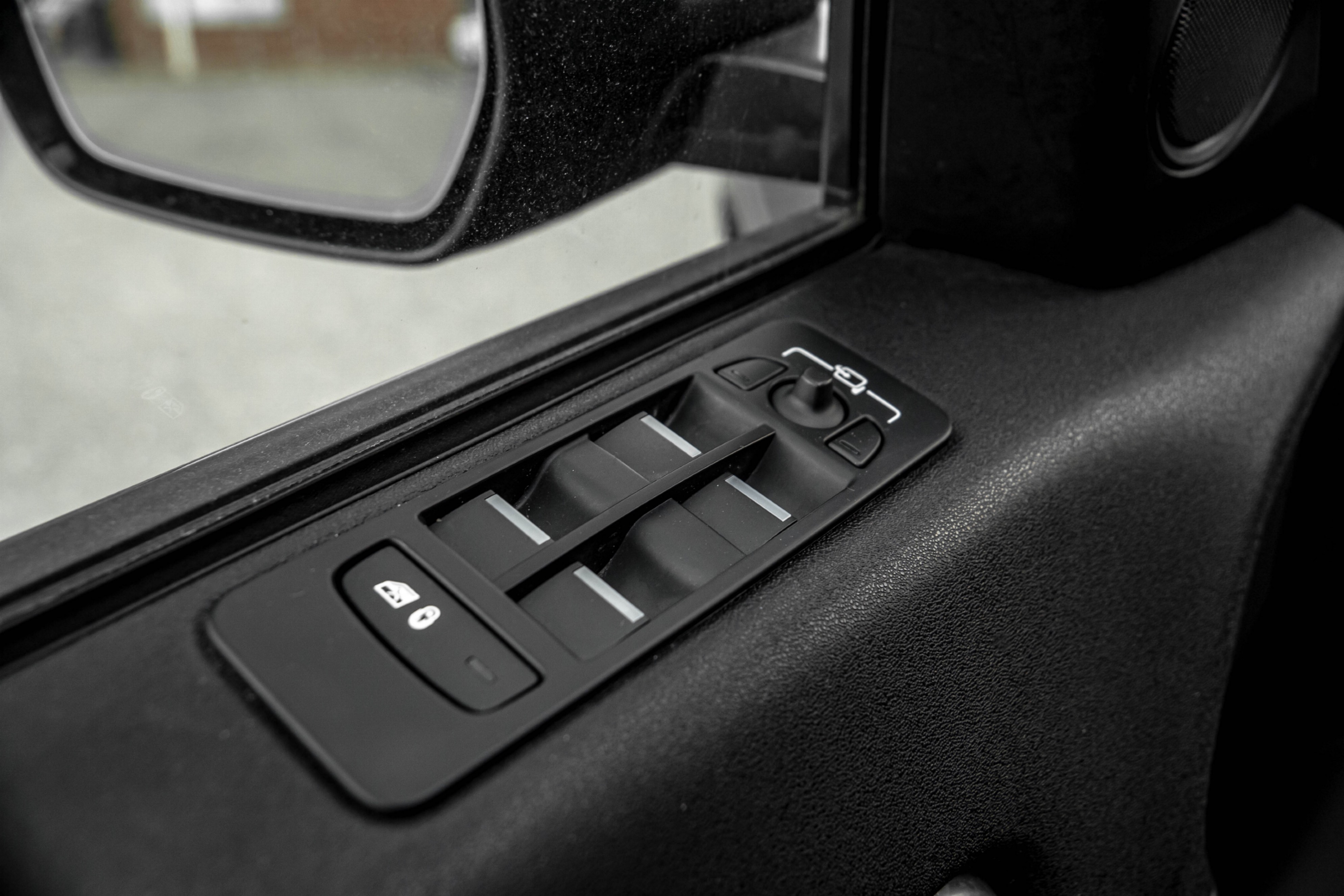 /ontarioqualitymotorsetobicoke/2019-LandRover-DiscoverySport-5897558365316884.jpg