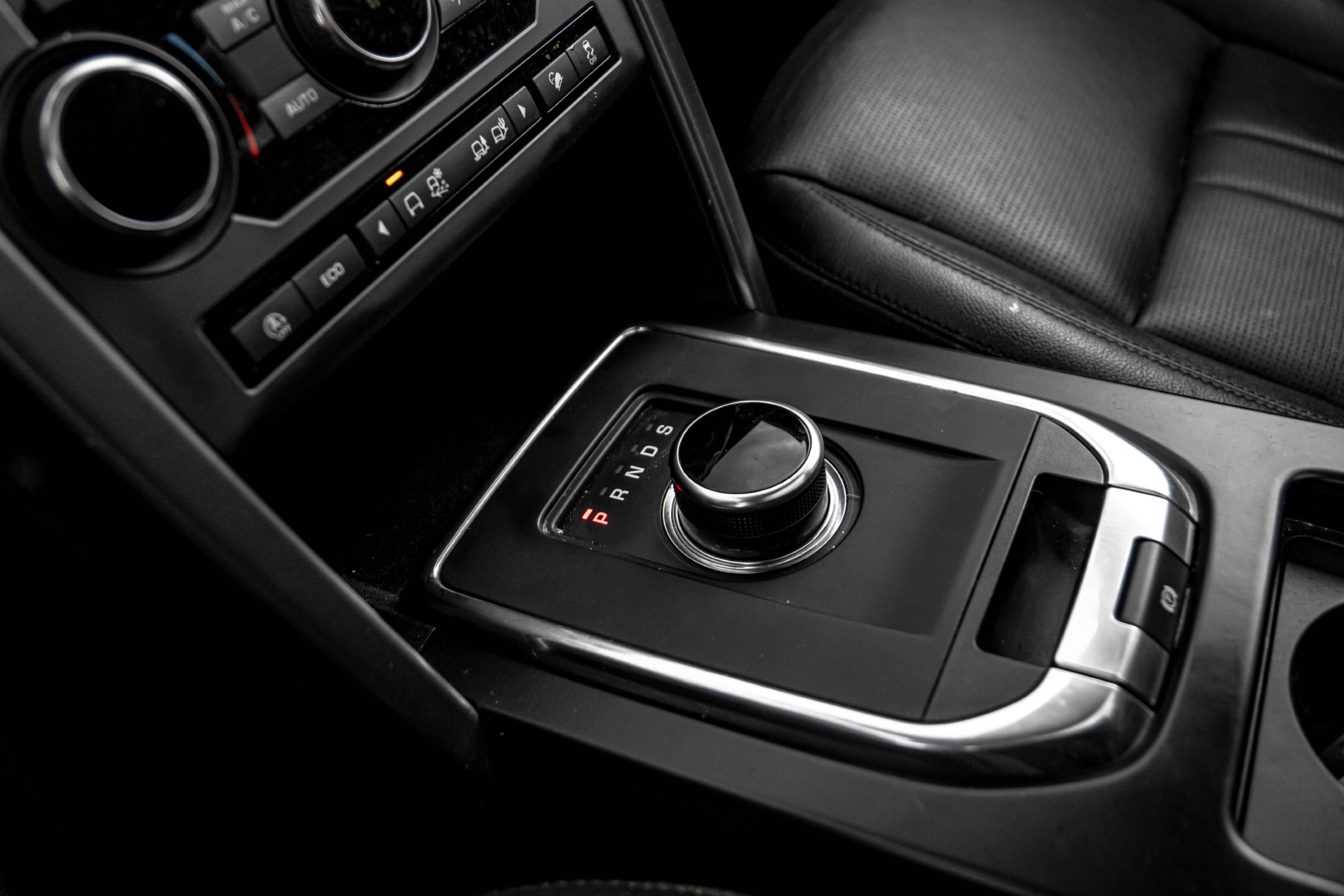 /ontarioqualitymotorsetobicoke/2019-LandRover-DiscoverySport-5904131366750229.jpg