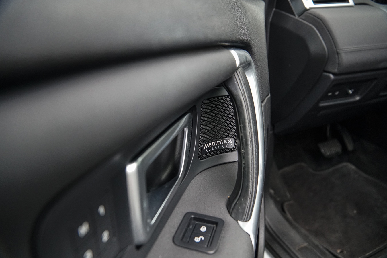 /ontarioqualitymotorsetobicoke/2019-LandRover-DiscoverySport-8157929775936885.jpg