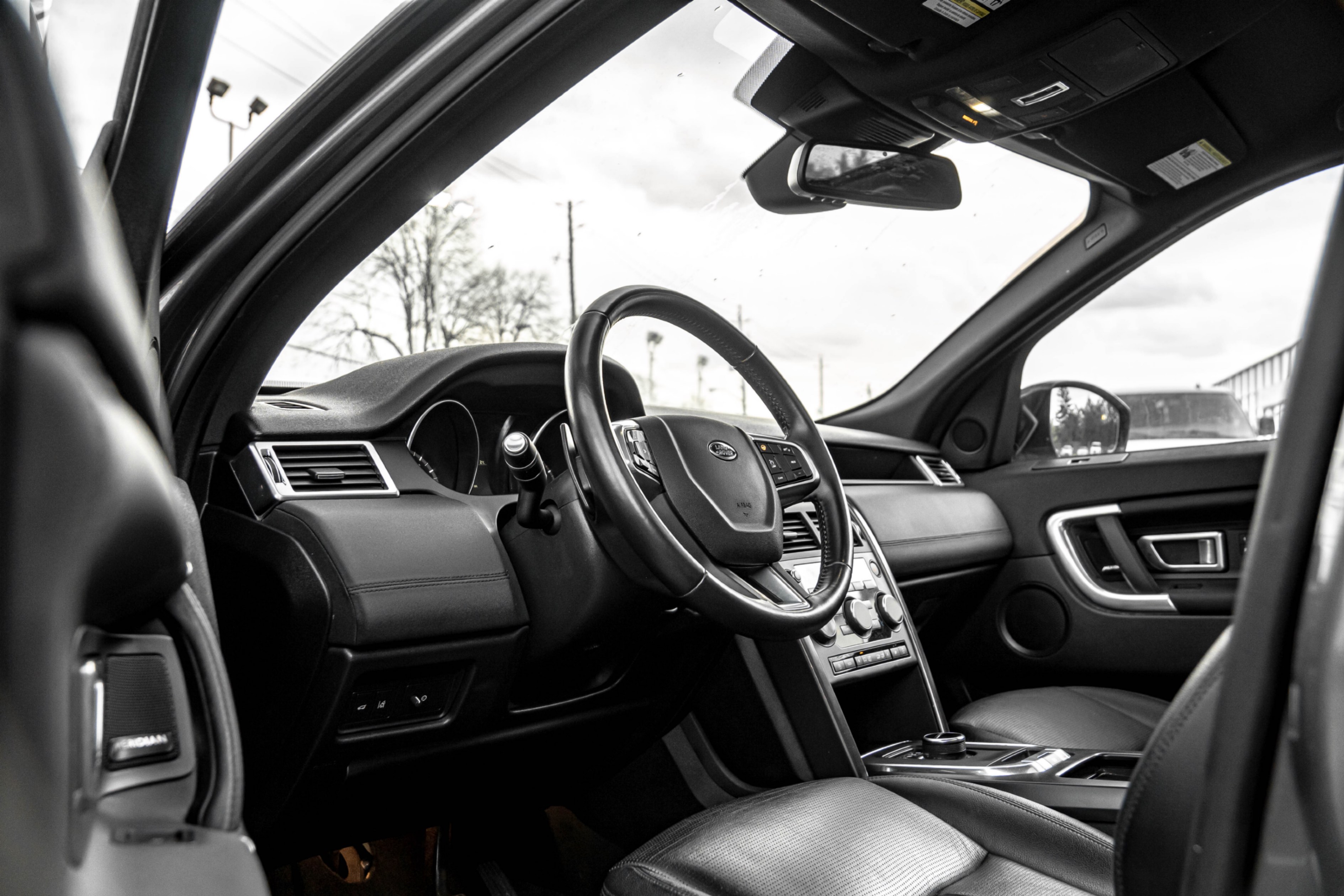 /ontarioqualitymotorsetobicoke/2019-LandRover-DiscoverySport-8715883382729064.jpg