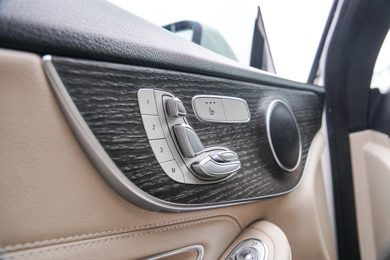 /ontarioqualitymotorsetobicoke/2019-Mercedes-Benz-C-Class-8248578243477167.jpg