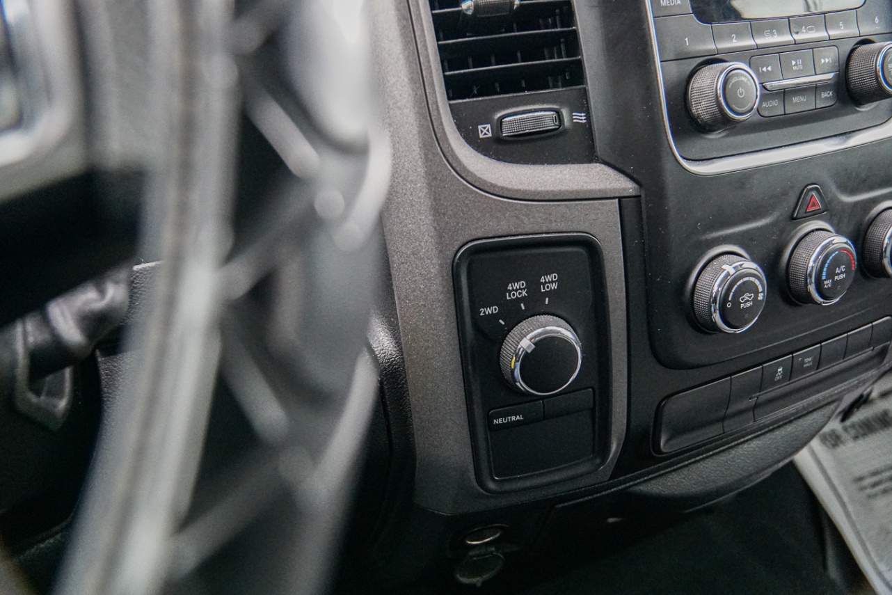 /ontarioqualitymotorsetobicoke/2019-Ram-1500Classic-9620013906349809.jpg