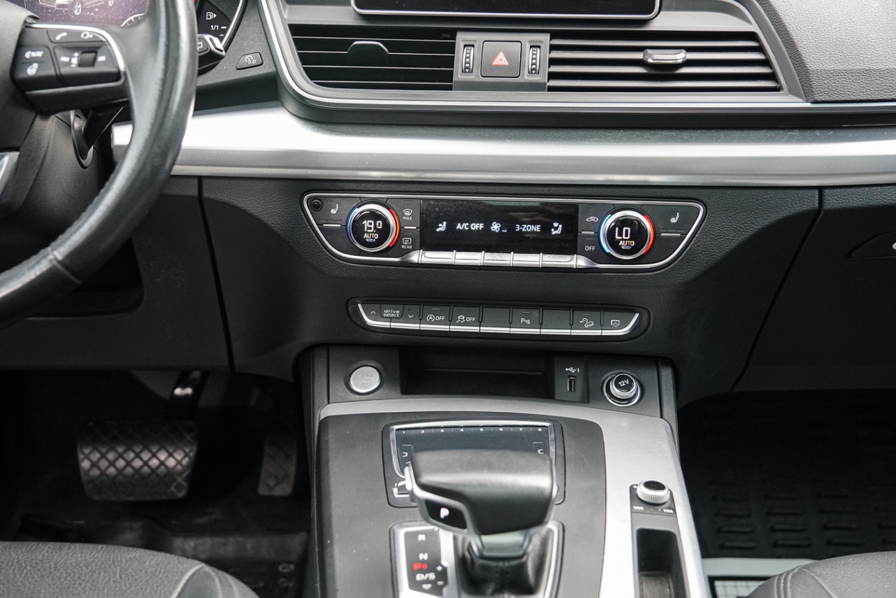 /ontarioqualitymotorsetobicoke/2020-Audi-Q5-48032634087849546.jpg