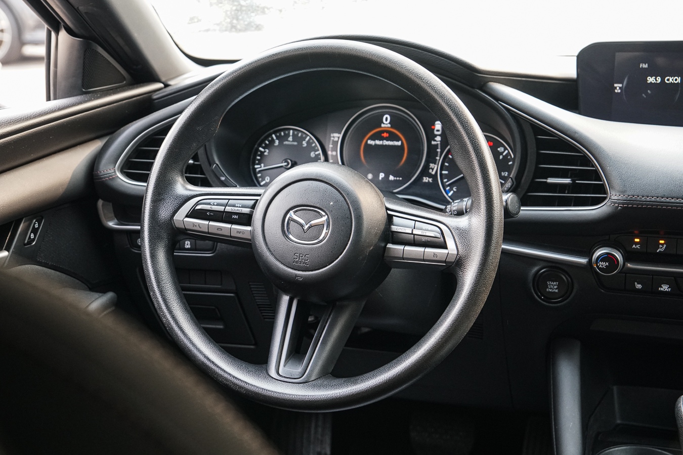 /ontarioqualitymotorsetobicoke/2020-Mazda-Mazda3Sport-44012261897157146.jpg