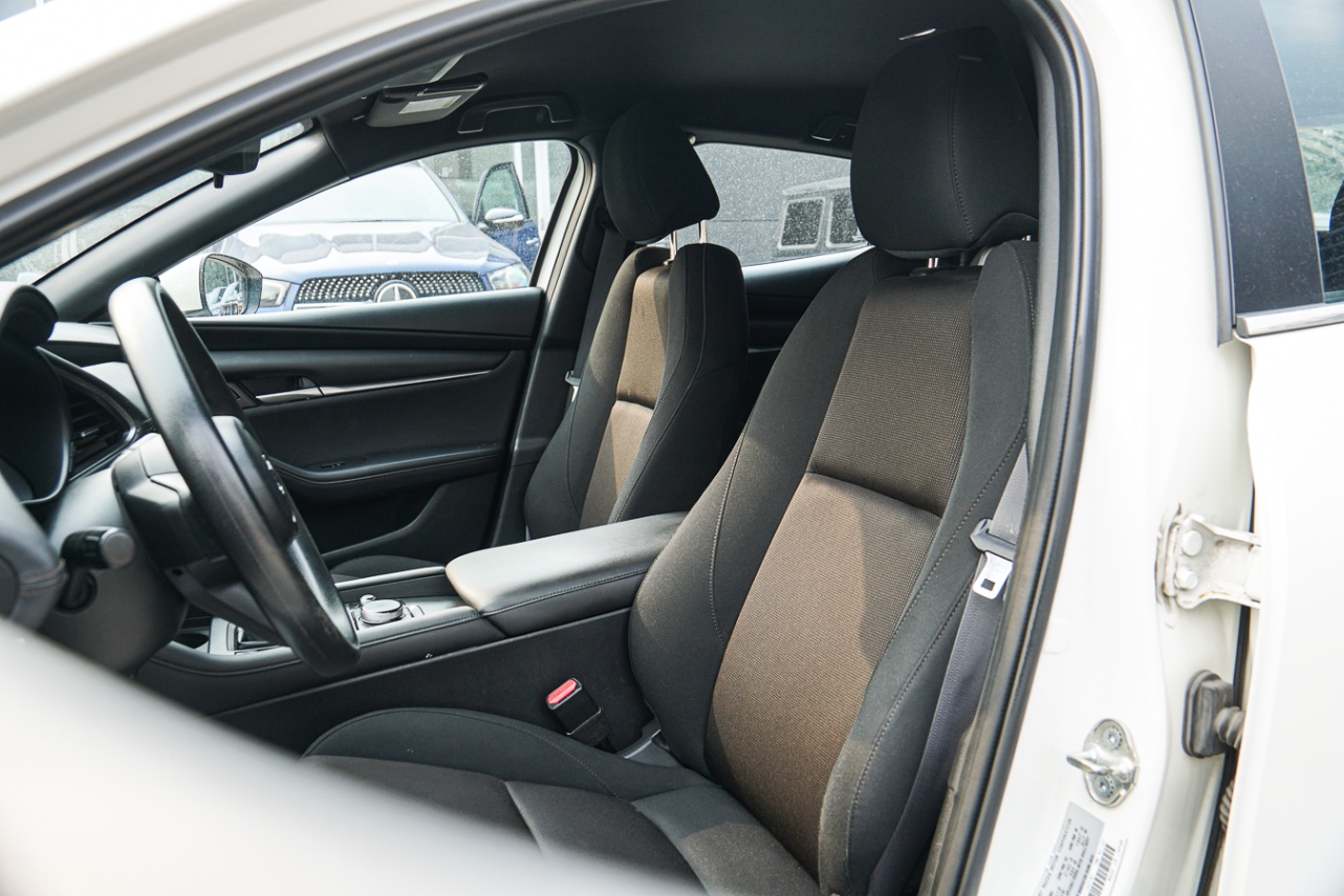 /ontarioqualitymotorsetobicoke/2020-Mazda-Mazda3Sport-9060426579192269.jpg