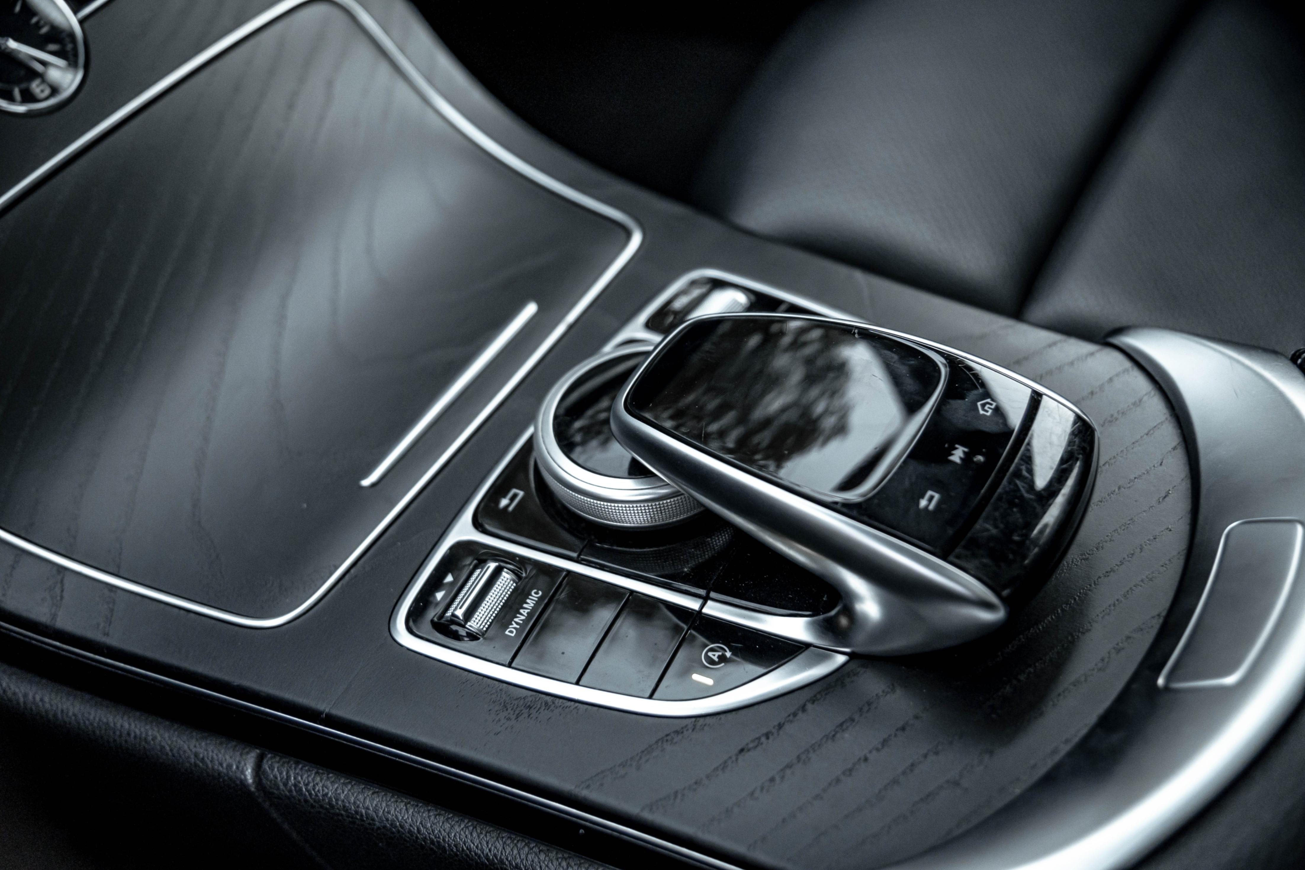 /ontarioqualitymotorsetobicoke/2020-Mercedes-Benz-C-Class-24802997997519838.jpg