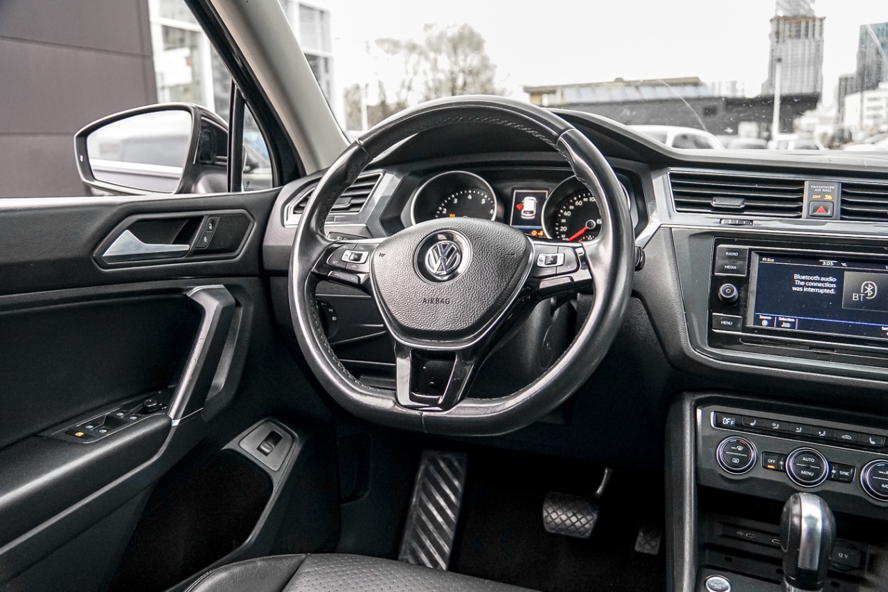 /ontarioqualitymotorsetobicoke/2020-Volkswagen-Tiguan-6414291262754175.jpg