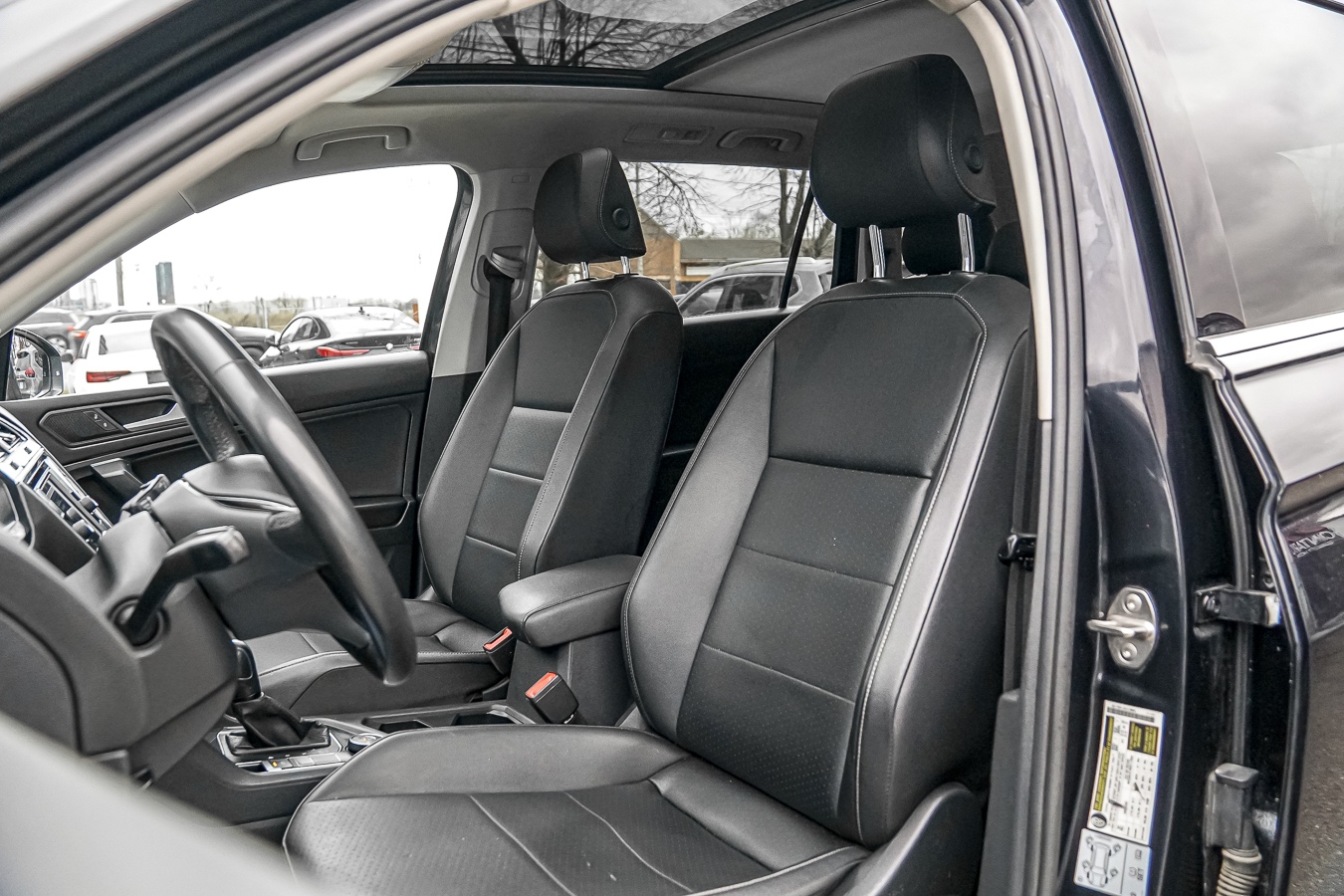 /ontarioqualitymotorsetobicoke/2020-Volkswagen-Tiguan-9080105661659728.jpg