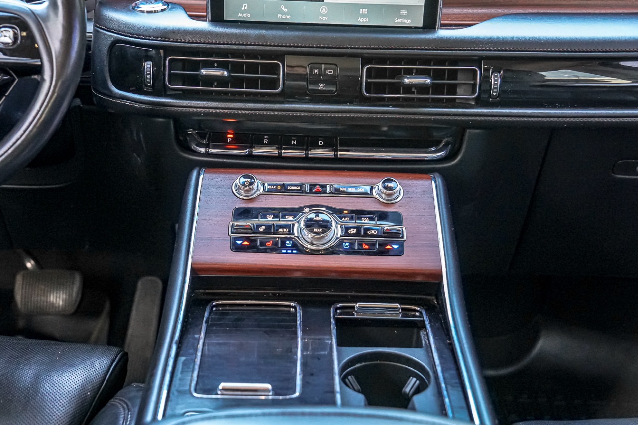 /ontarioqualitymotorsetobicoke/2021-Lincoln-Aviator-23199821070205617.jpg