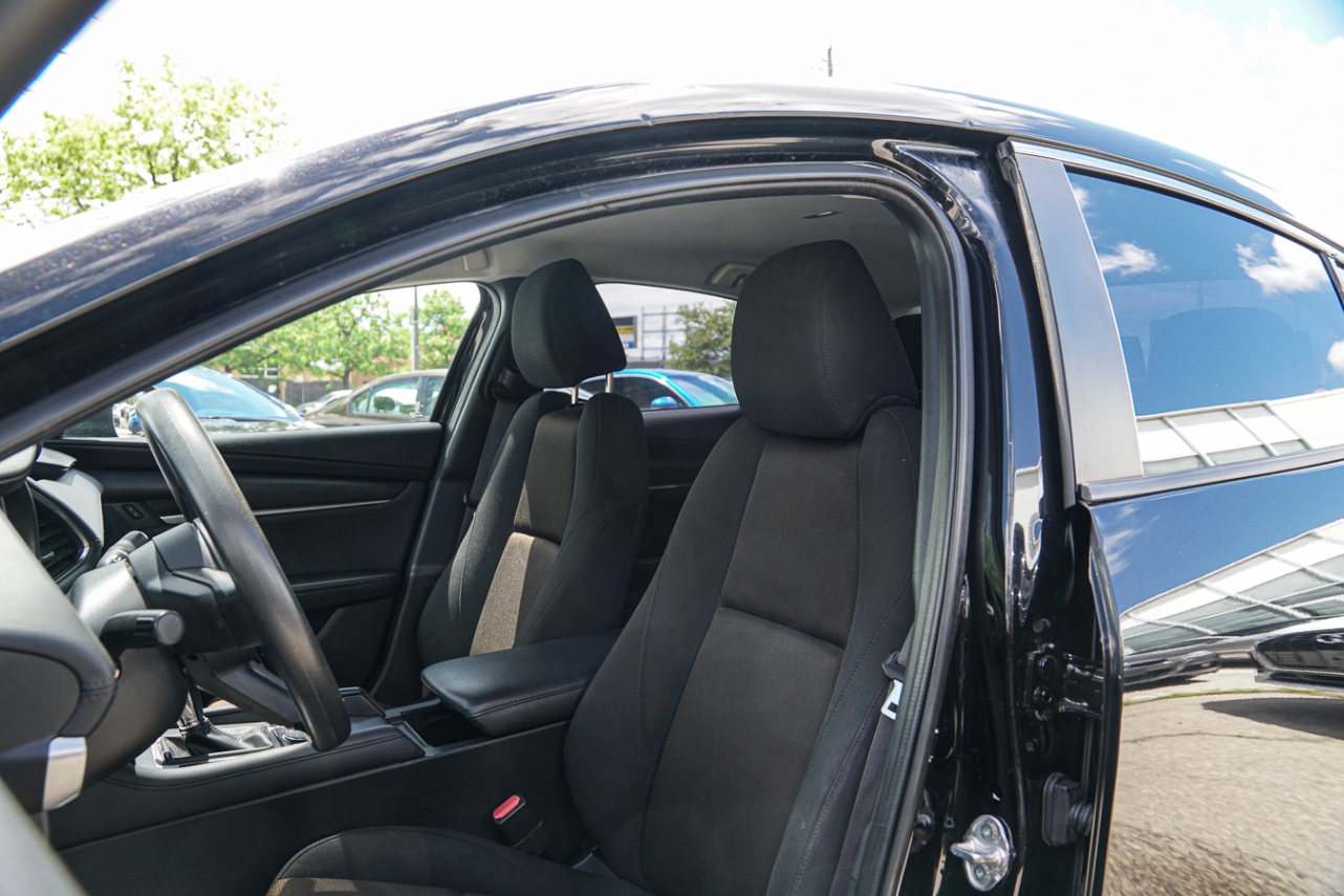 /ontarioqualitymotorsetobicoke/2021-Mazda-Mazda3-2361029254120255.jpg