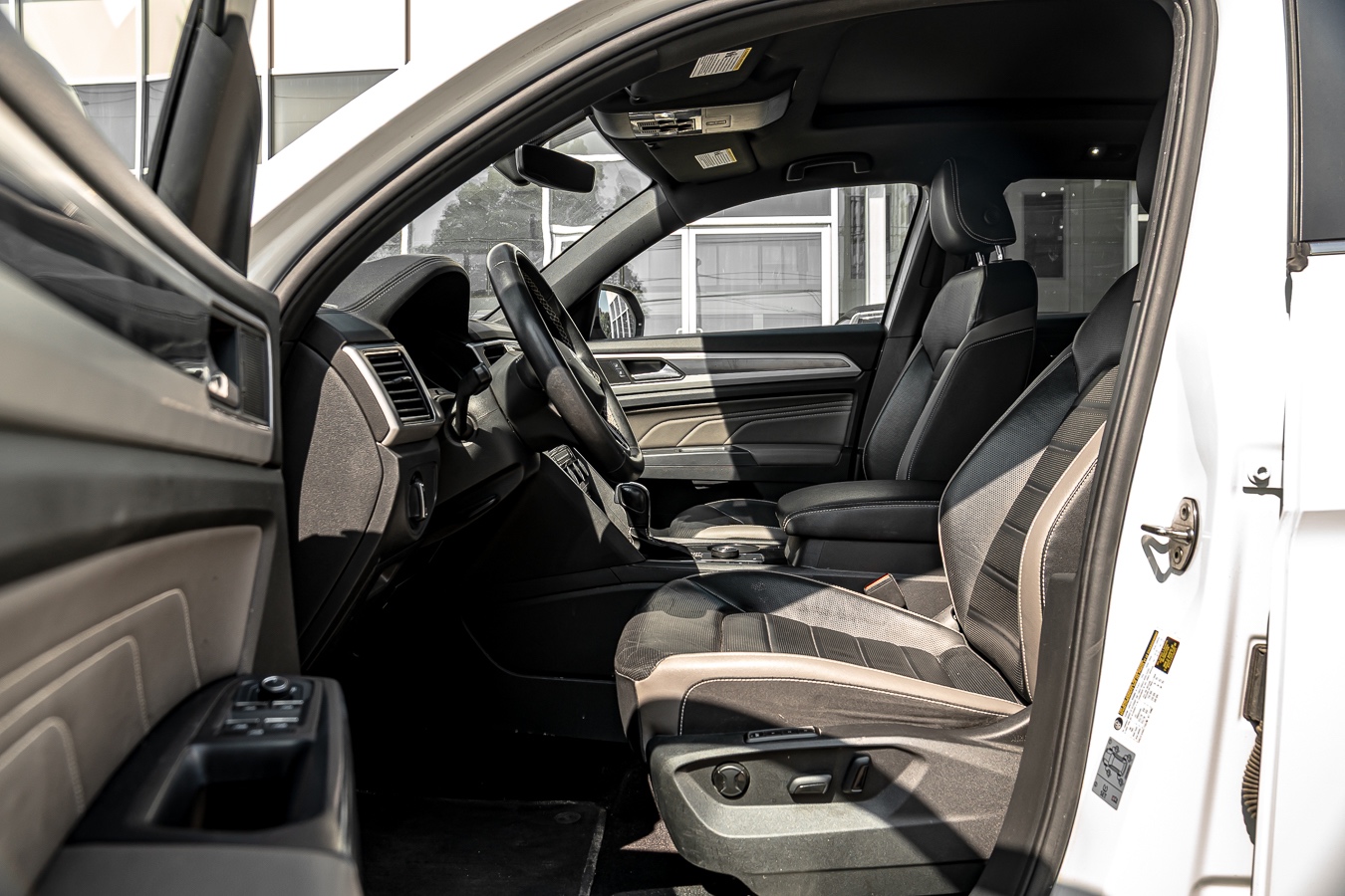 /ontarioqualitymotorsetobicoke/2021-Volkswagen-AtlasCross-28964613321856936.jpg