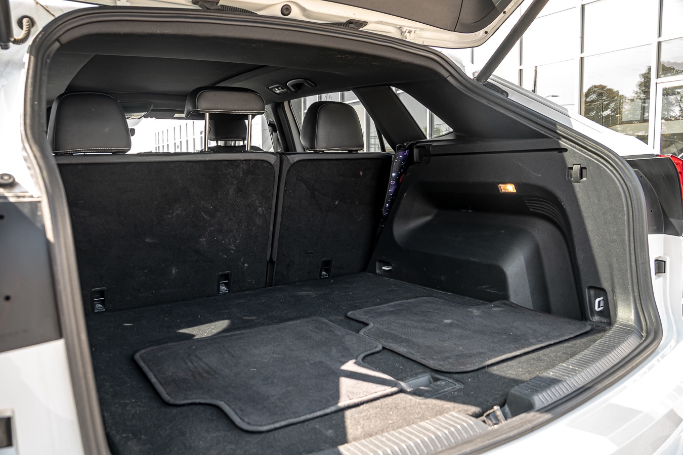 /ontarioqualitymotorsetobicoke/2021-Volkswagen-AtlasCross-8845966334380175.jpg