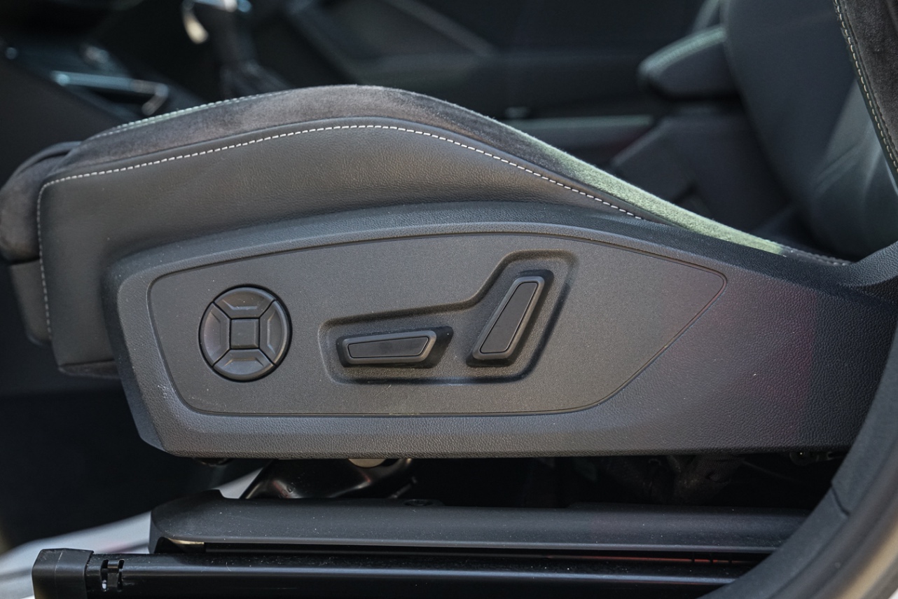 /ontarioqualitymotorsetobicoke/2022-Audi-Q3-6927711411681983.jpg
