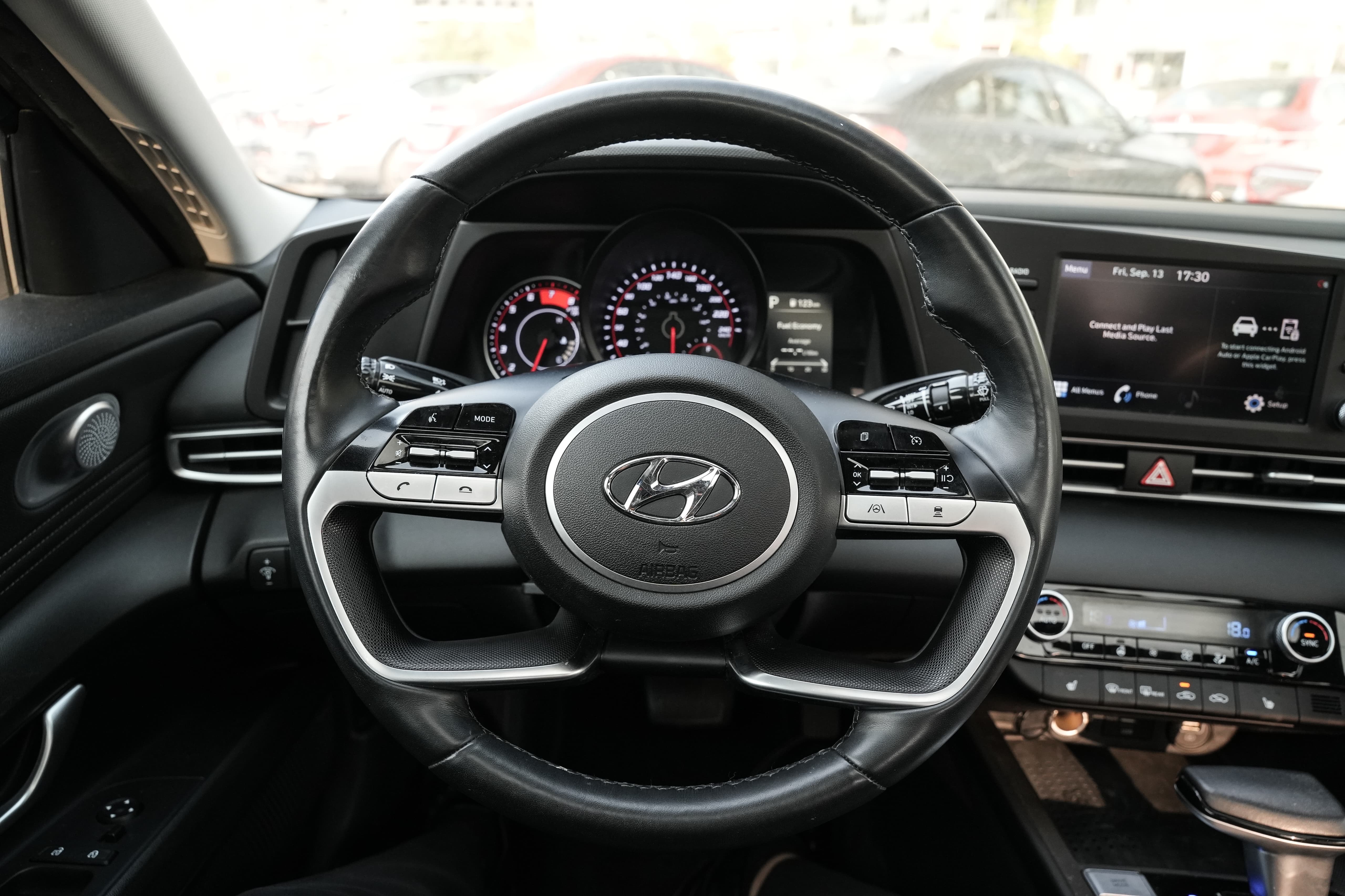 /ontarioqualitymotorsetobicoke/2022-Hyundai-Elantra-006710405438184575.jpg