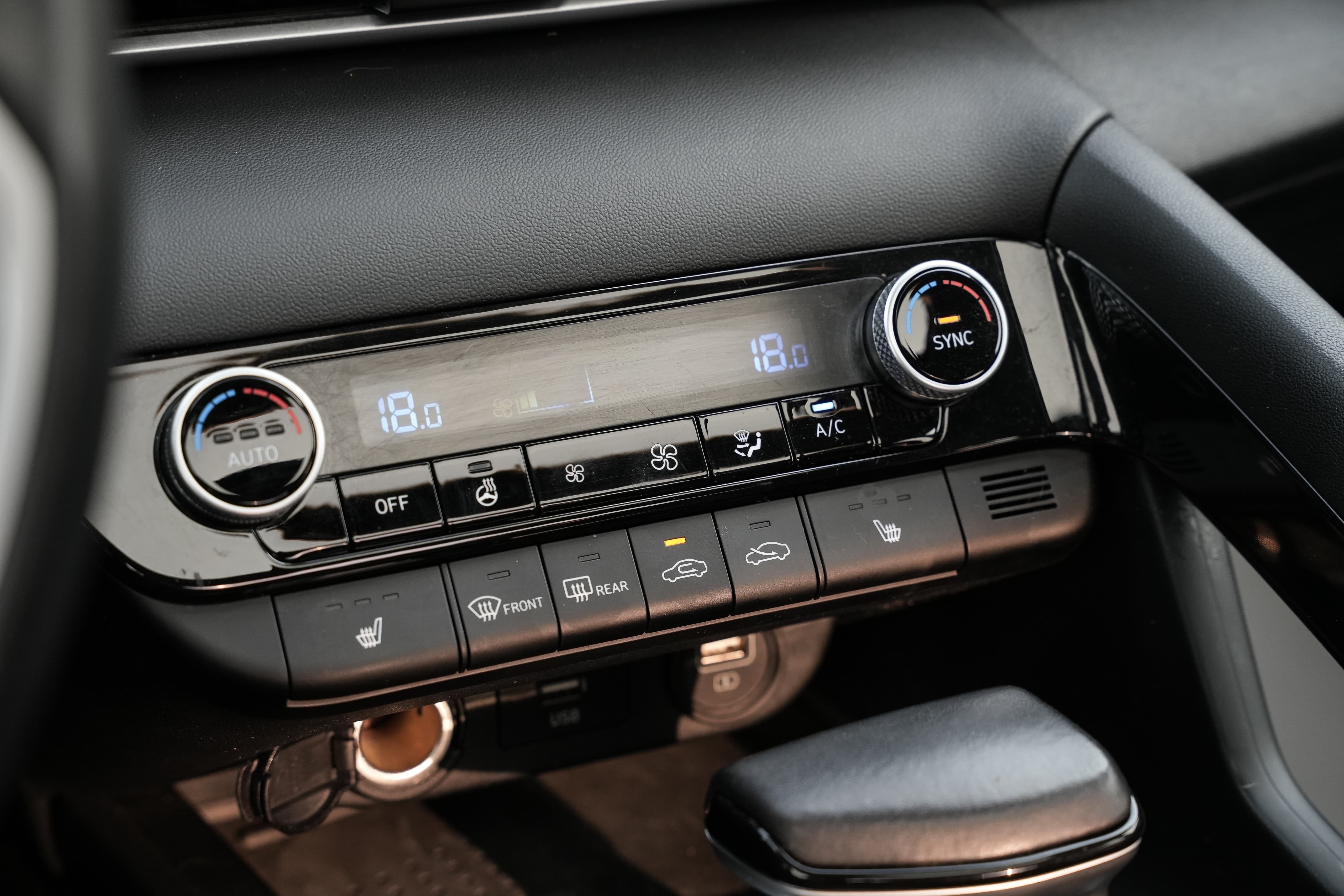 /ontarioqualitymotorsetobicoke/2022-Hyundai-Elantra-19236210388852482.jpg