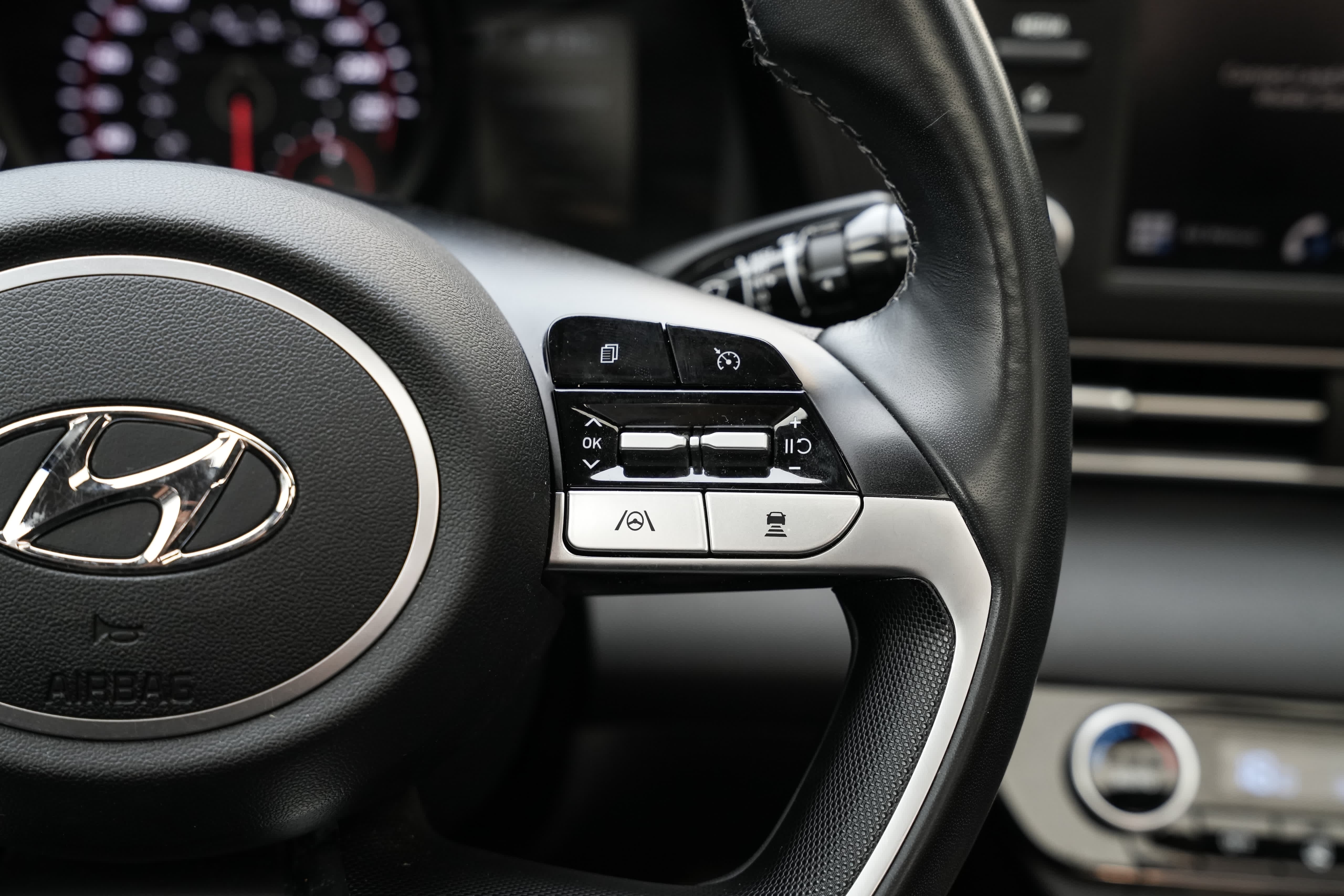 /ontarioqualitymotorsetobicoke/2022-Hyundai-Elantra-2321643826319375.jpg