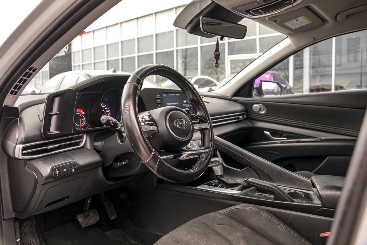 /ontarioqualitymotorsetobicoke/2022-Hyundai-Elantra-5806800035064961.jpg