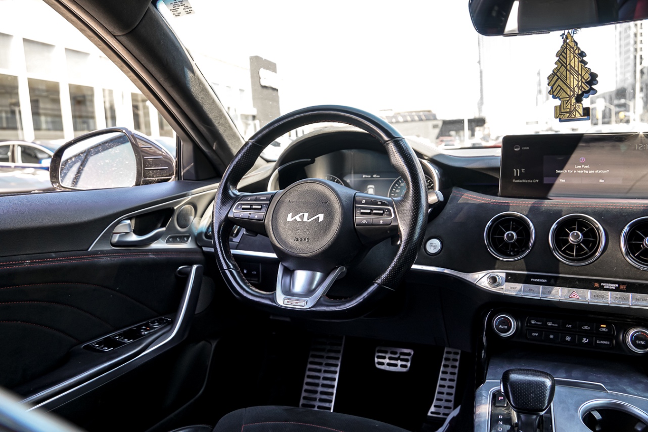 /ontarioqualitymotorsetobicoke/2022-Kia-Stinger-2250819516575313.jpg