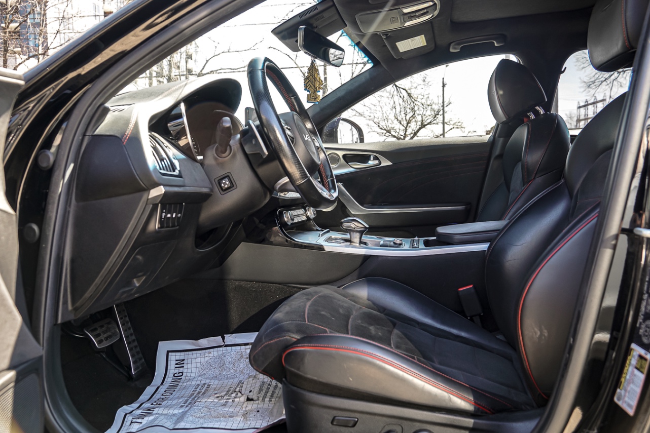 /ontarioqualitymotorsetobicoke/2022-Kia-Stinger-241331783765236.jpg