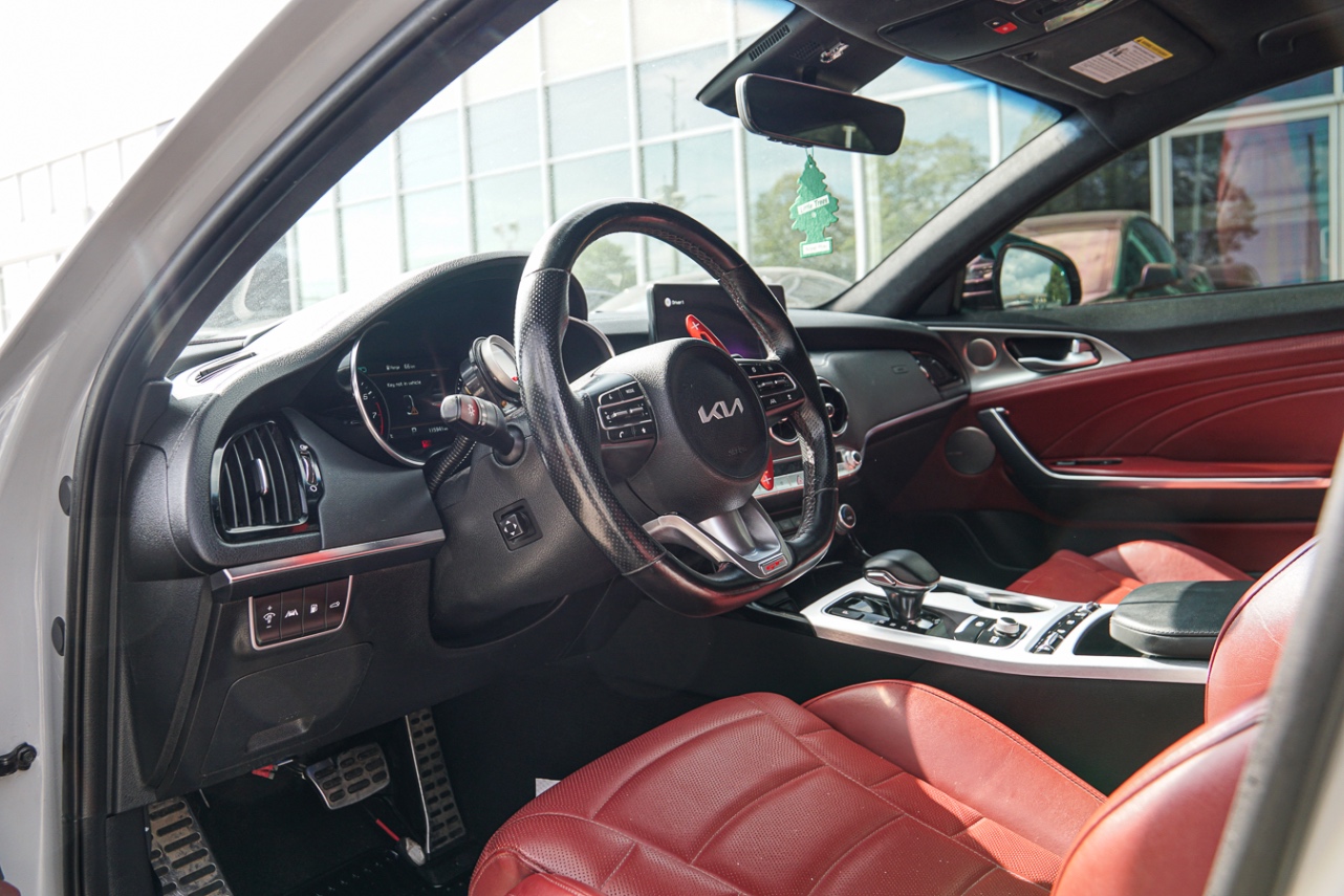 /ontarioqualitymotorsetobicoke/2022-Kia-Stinger-536214780605575.jpg