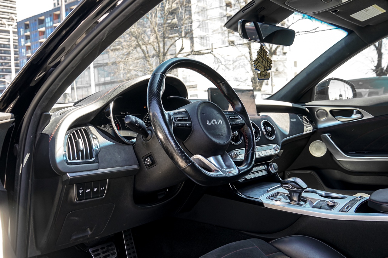 /ontarioqualitymotorsetobicoke/2022-Kia-Stinger-6398285289993721.jpg