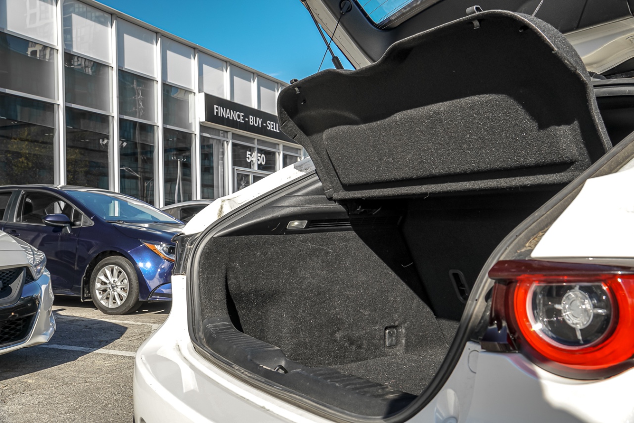 /ontarioqualitymotorsetobicoke/2022-Mazda-Mazda3Sport-982777411728458.jpg