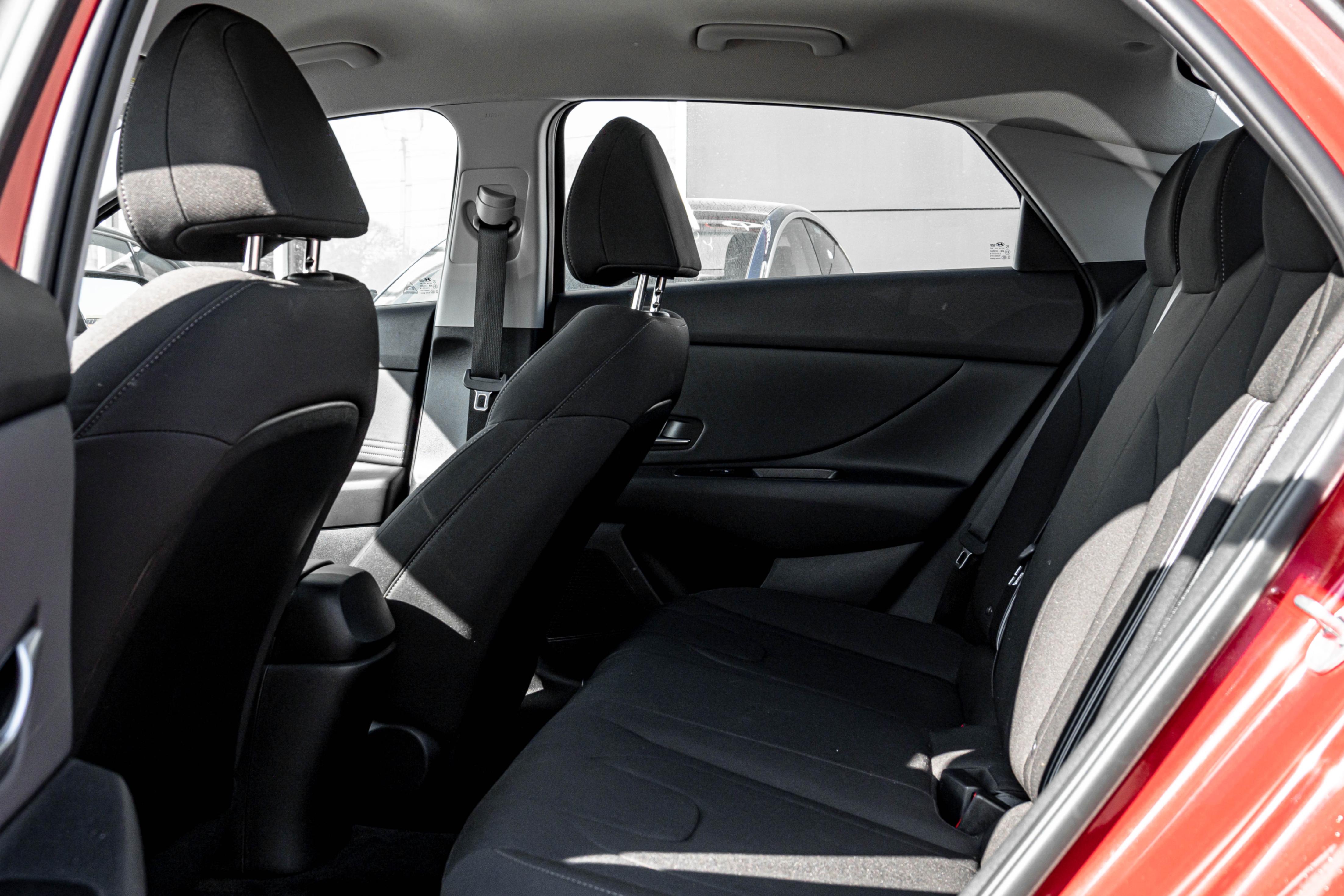 /ontarioqualitymotorsetobicoke/2023-Hyundai-Elantra-17126905495320455.jpg