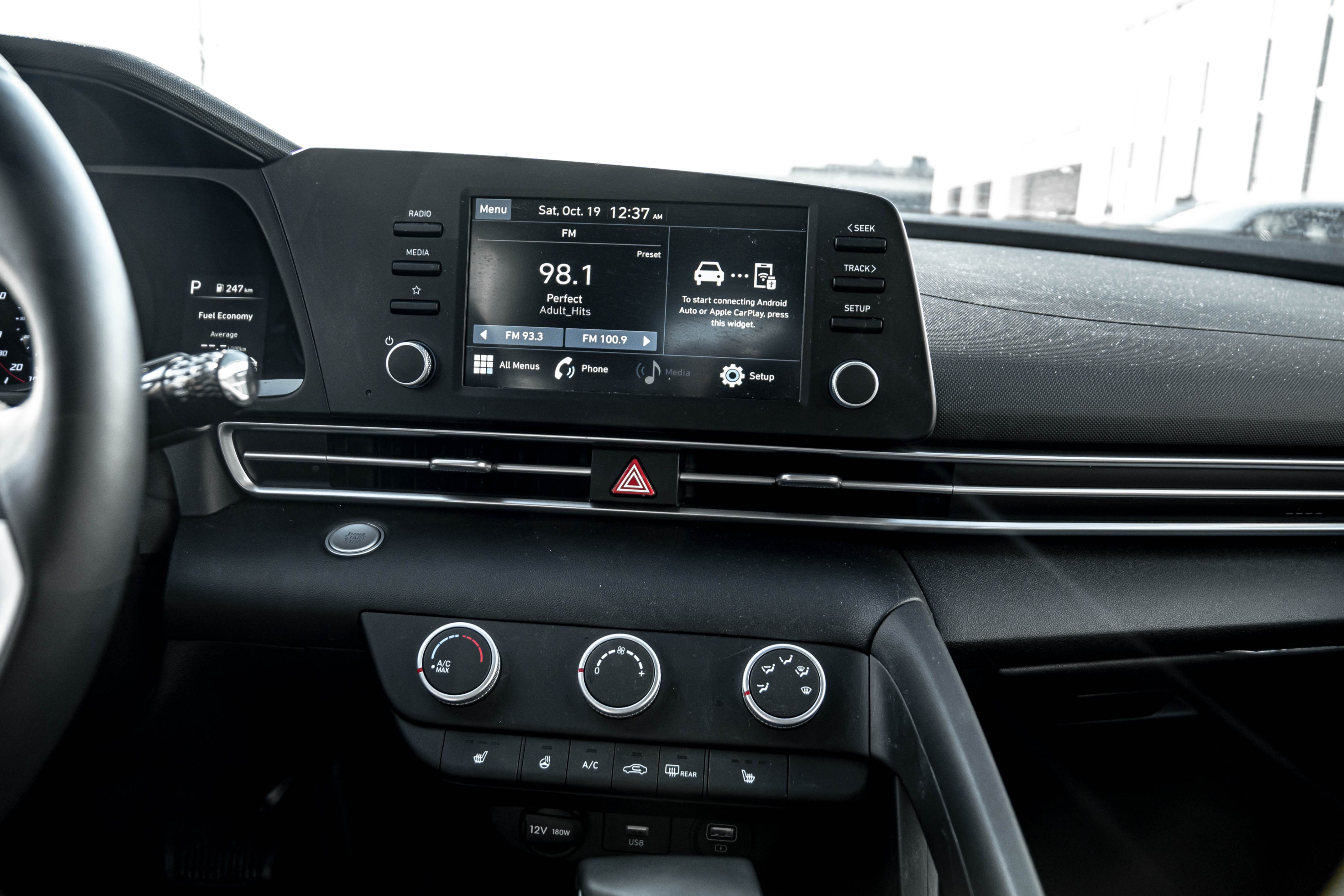 /ontarioqualitymotorsetobicoke/2023-Hyundai-Elantra-29954263253570645.jpg