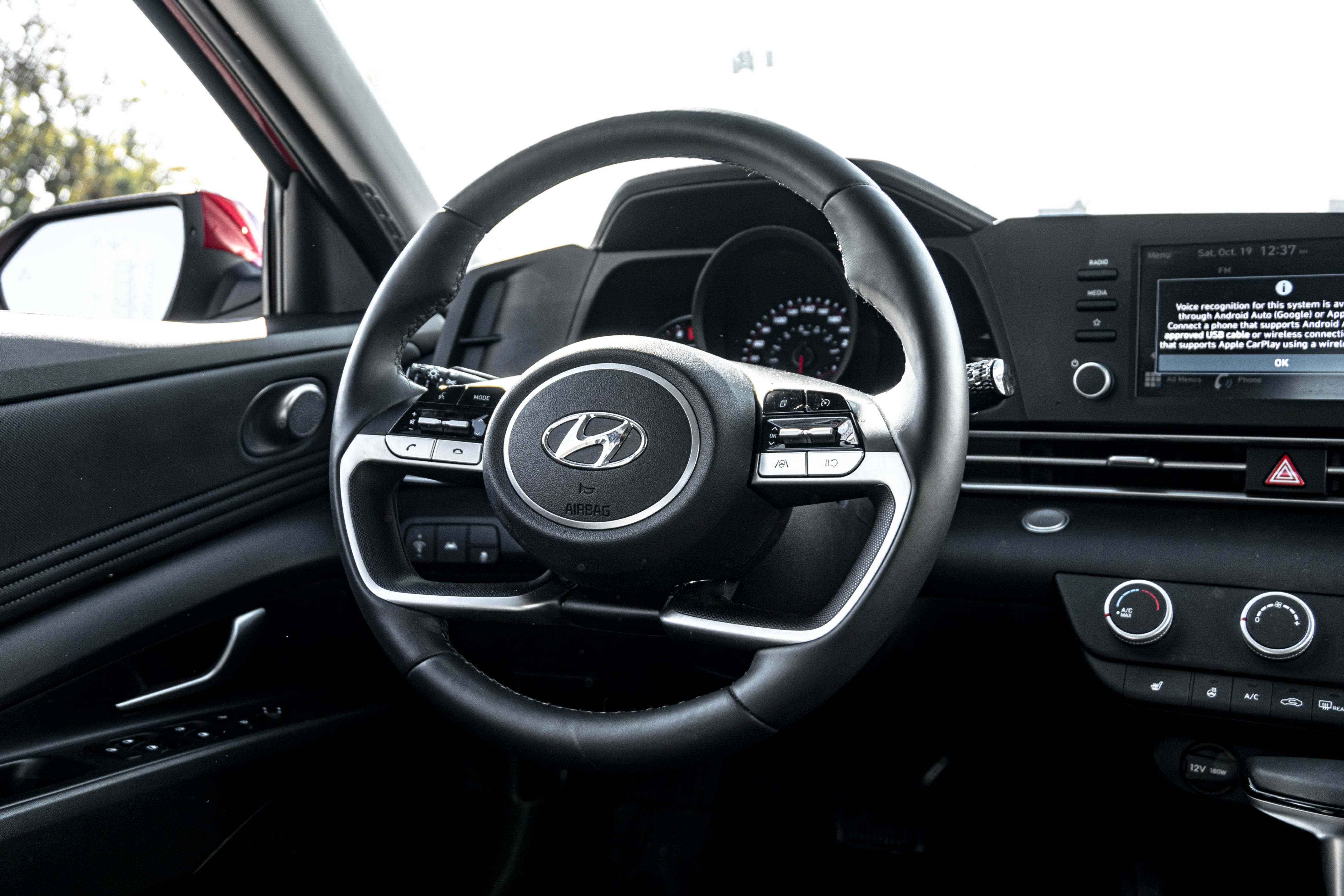/ontarioqualitymotorsetobicoke/2023-Hyundai-Elantra-33785905689185247.jpg