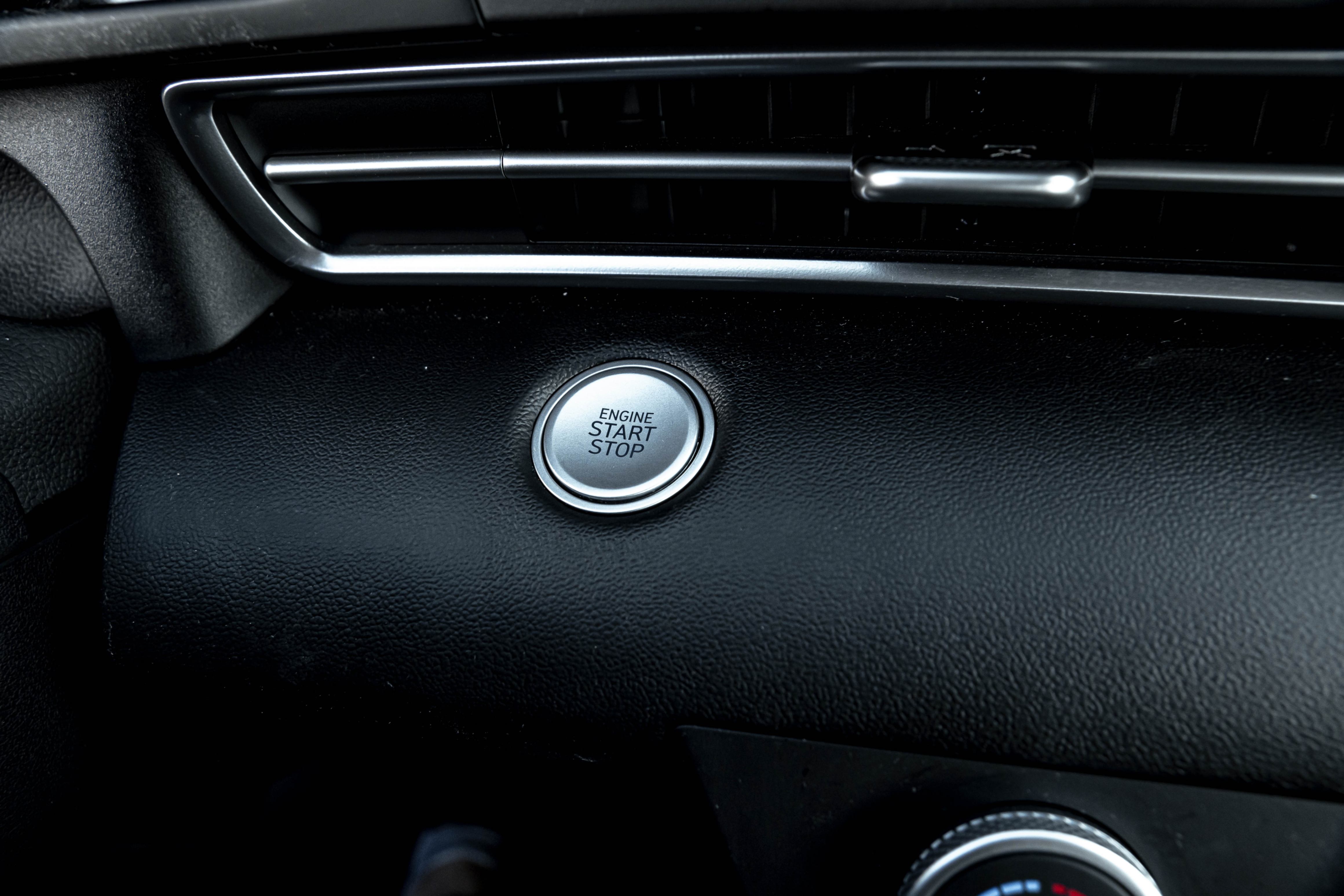 /ontarioqualitymotorsetobicoke/2023-Hyundai-Elantra-5443981214853915.jpg